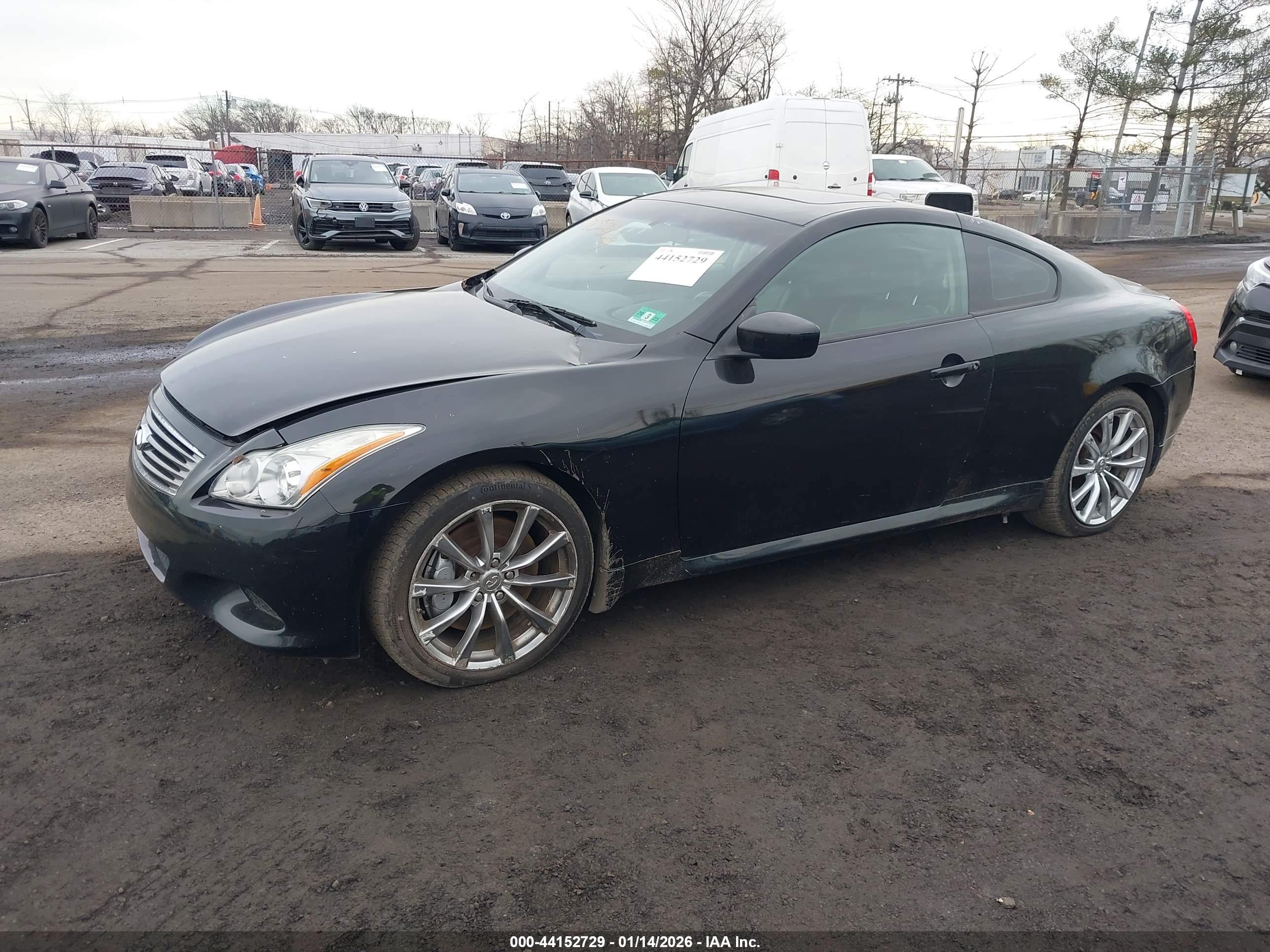 INFINITI G37 image 2