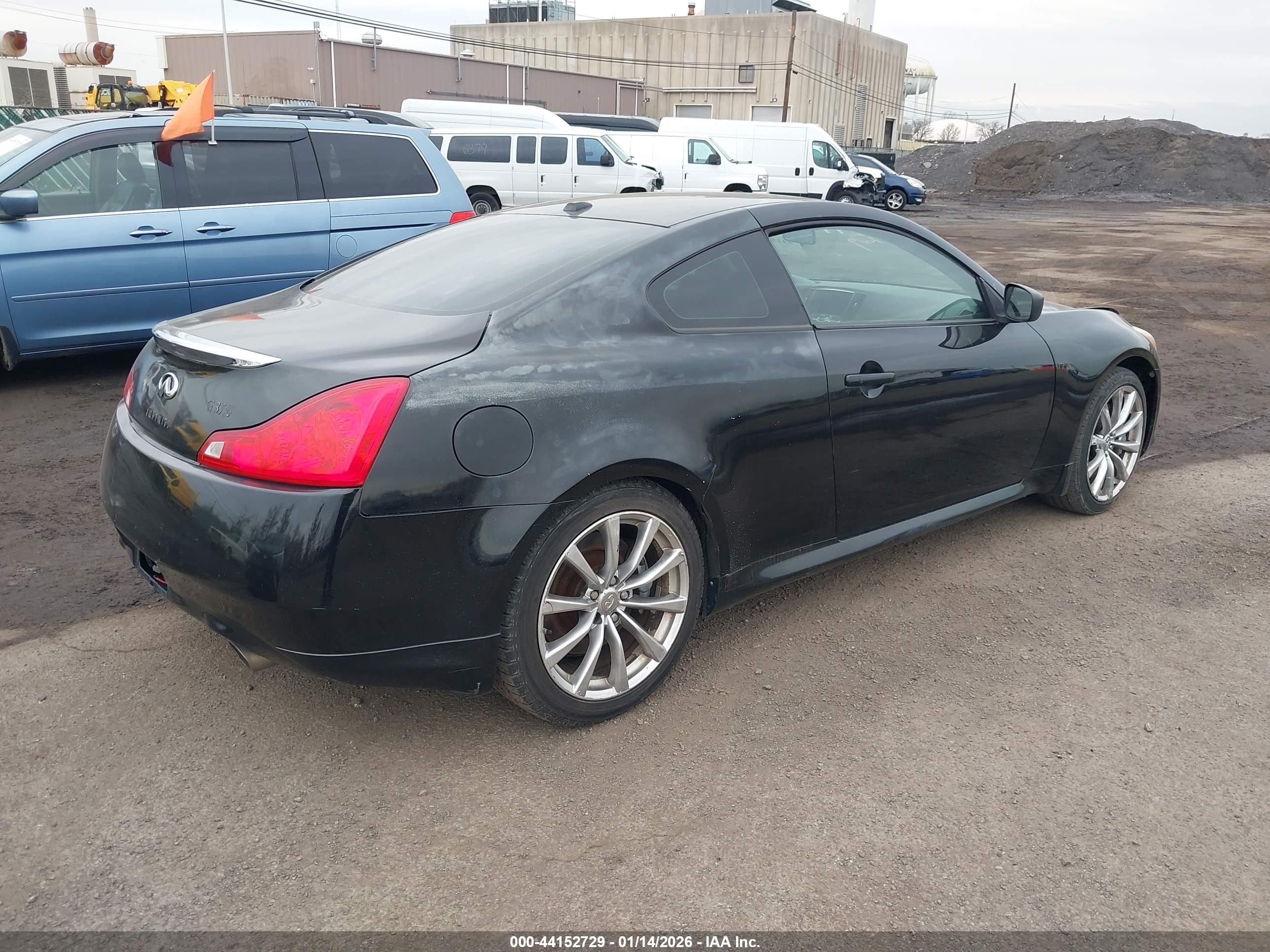 INFINITI G37 image 4