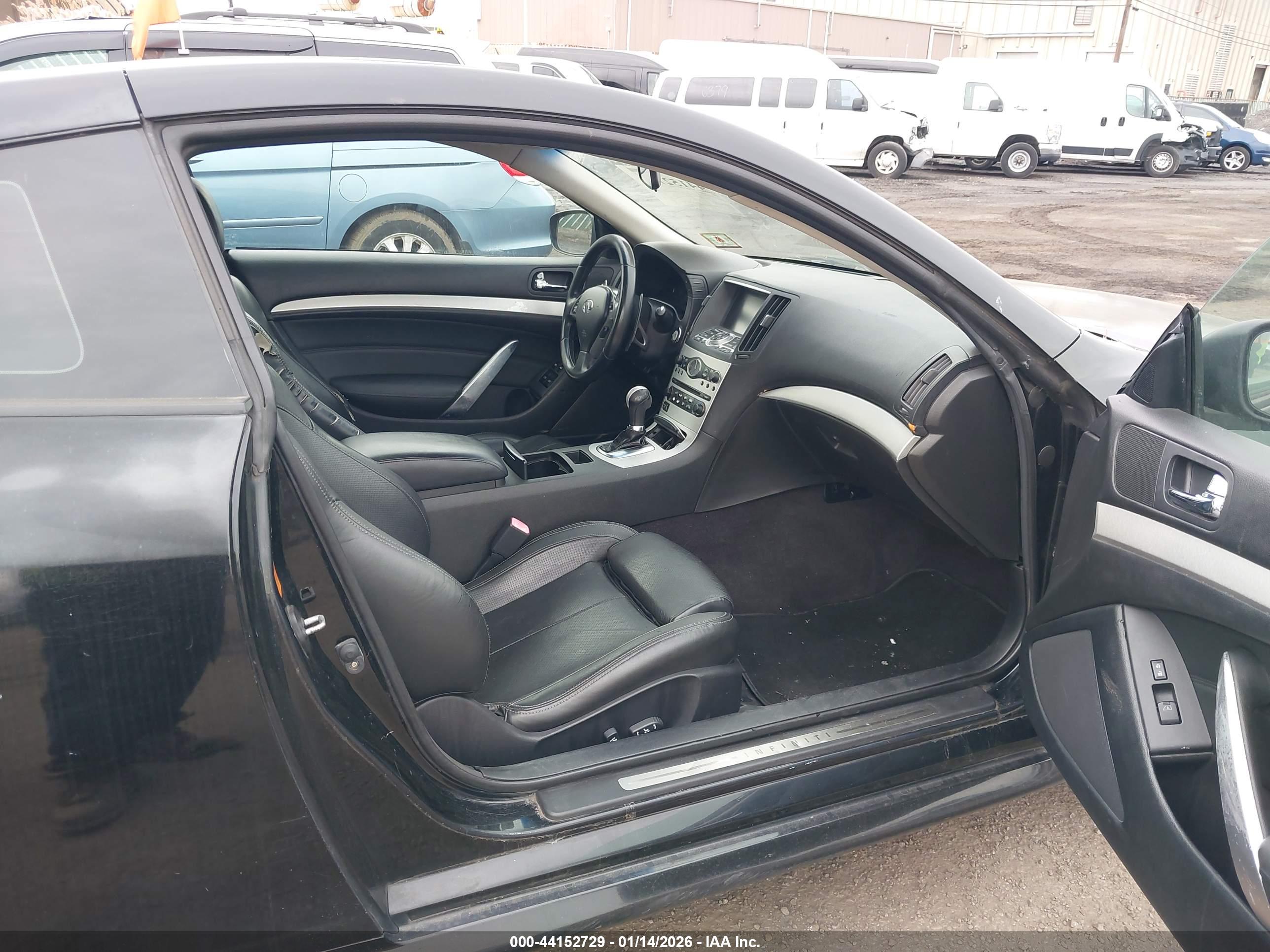INFINITI G37 image 5