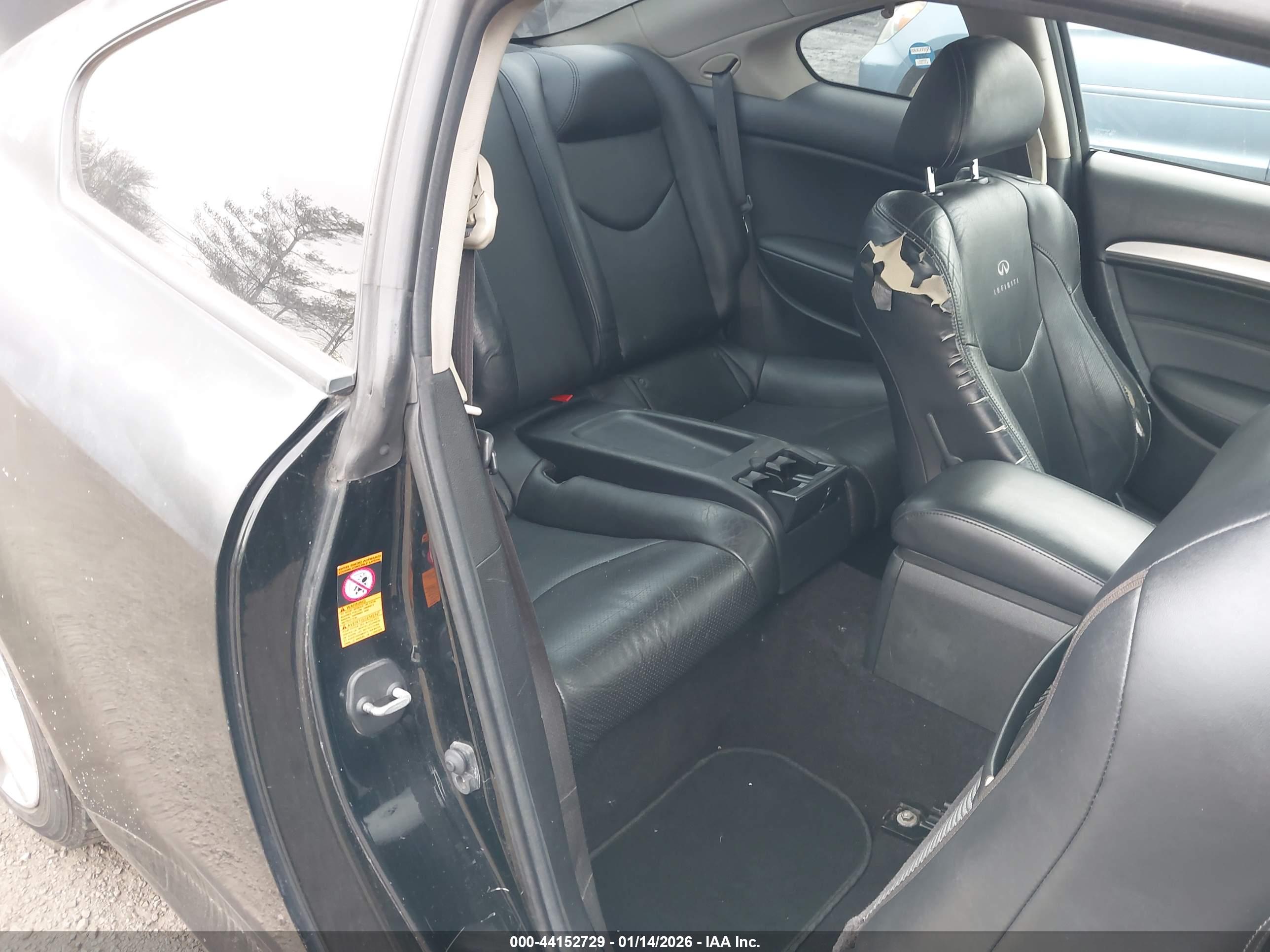 INFINITI G37 image 8