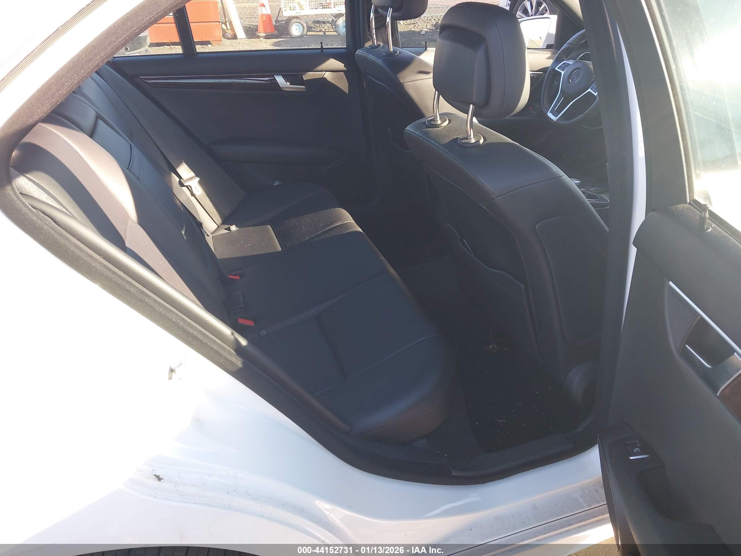 MERCEDES-BENZ C image 8