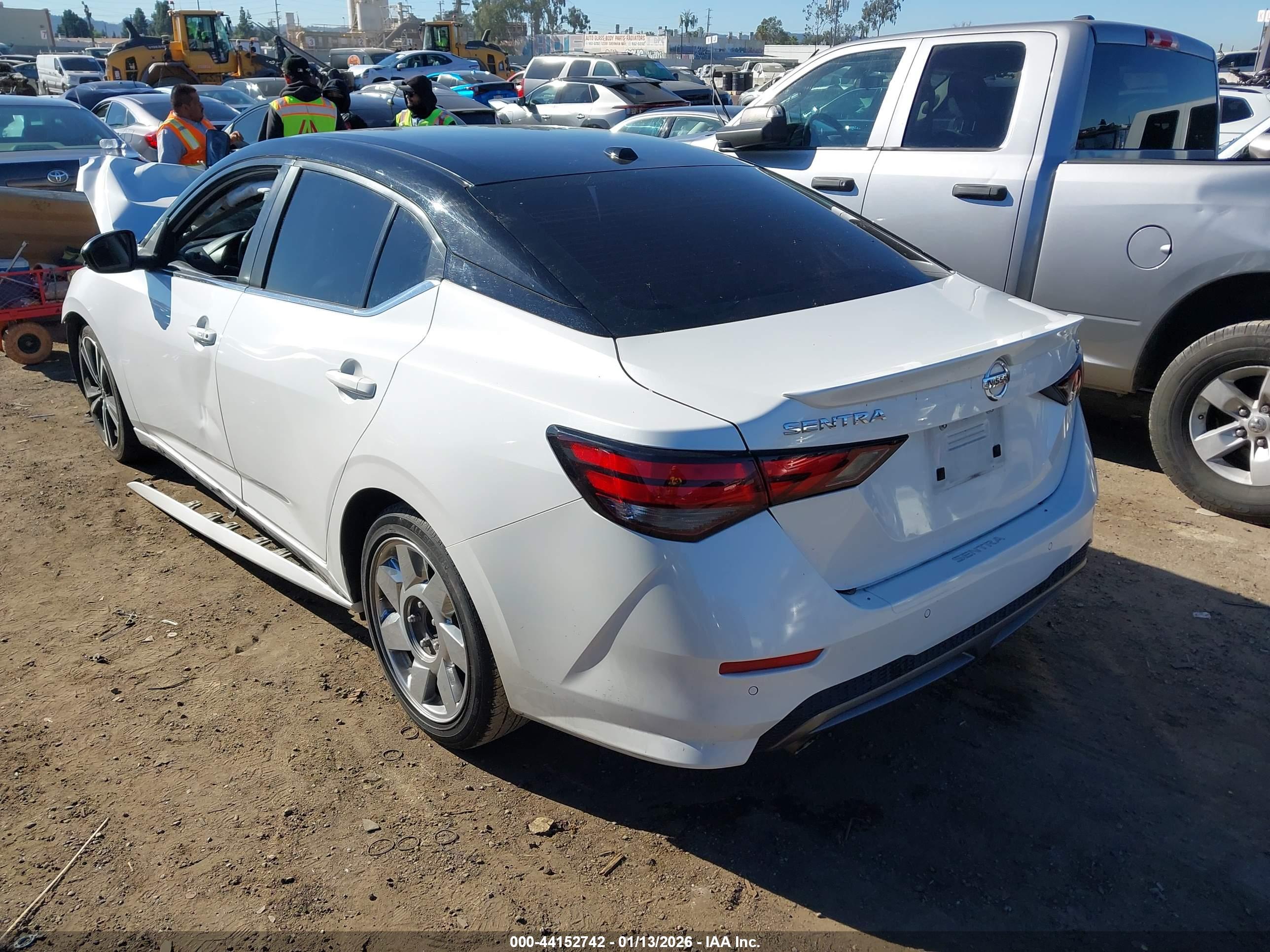 NISSAN SENTRA image 3