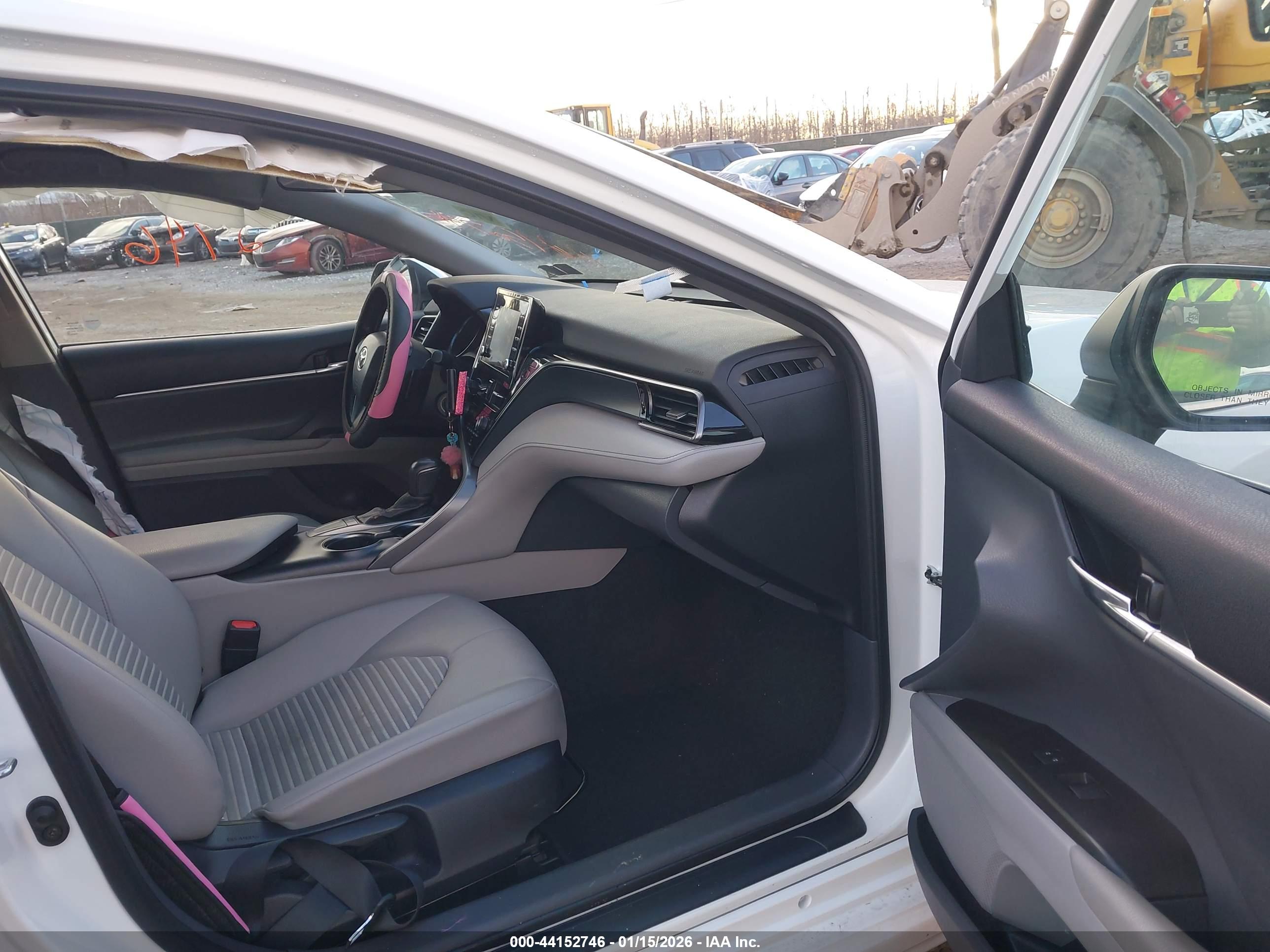 TOYOTA CAMRY image 5
