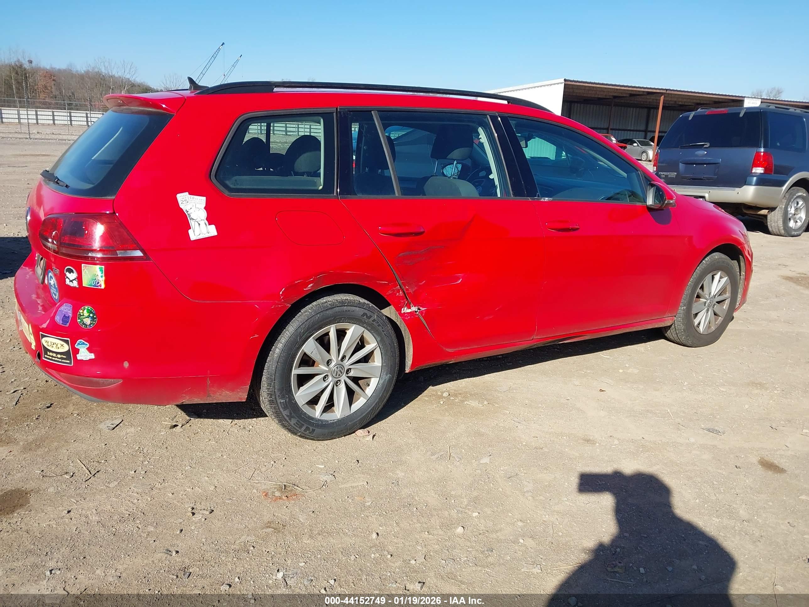 VOLKSWAGEN GOLF image 4