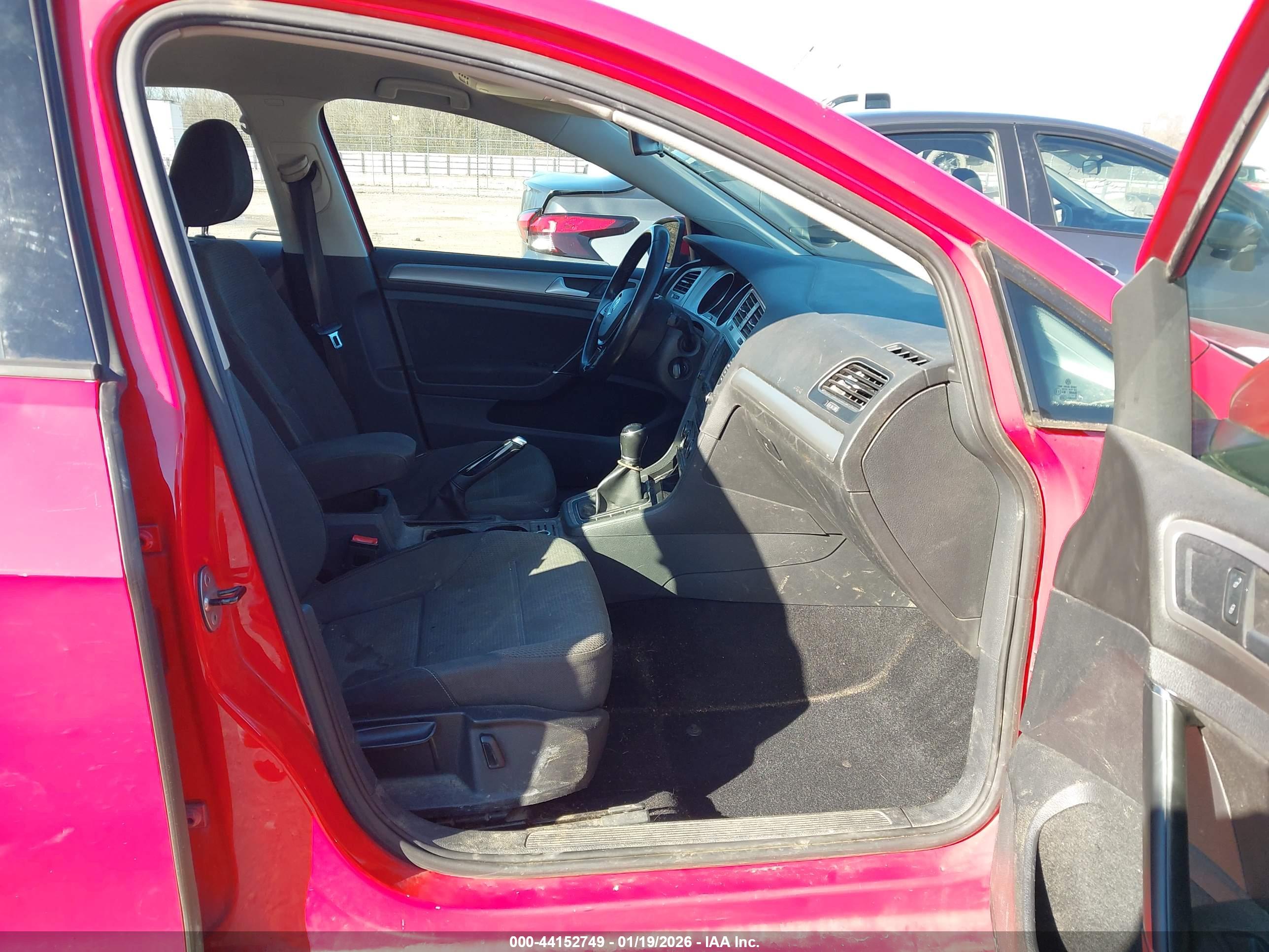 VOLKSWAGEN GOLF image 5