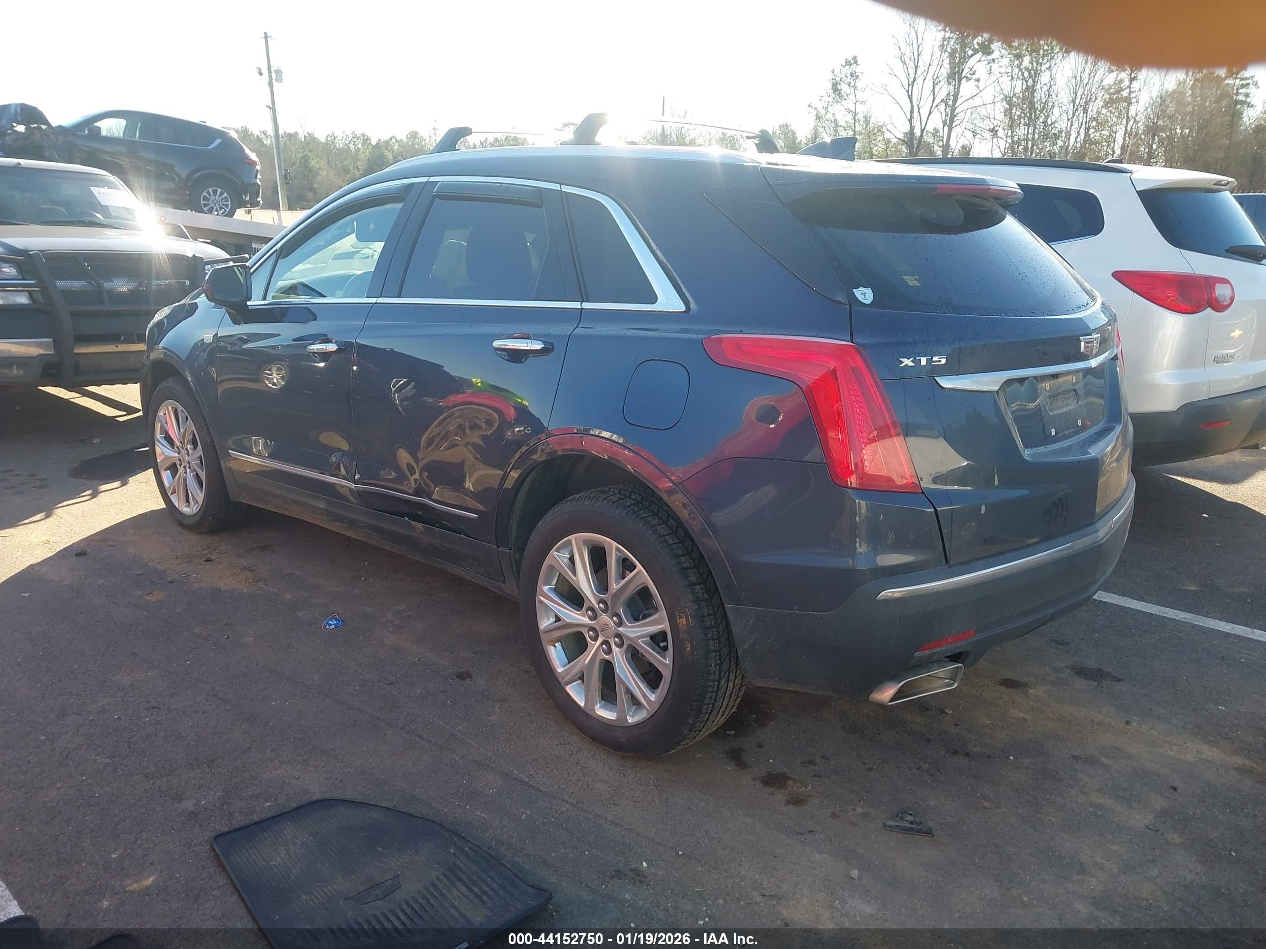 CADILLAC XT5 image 3