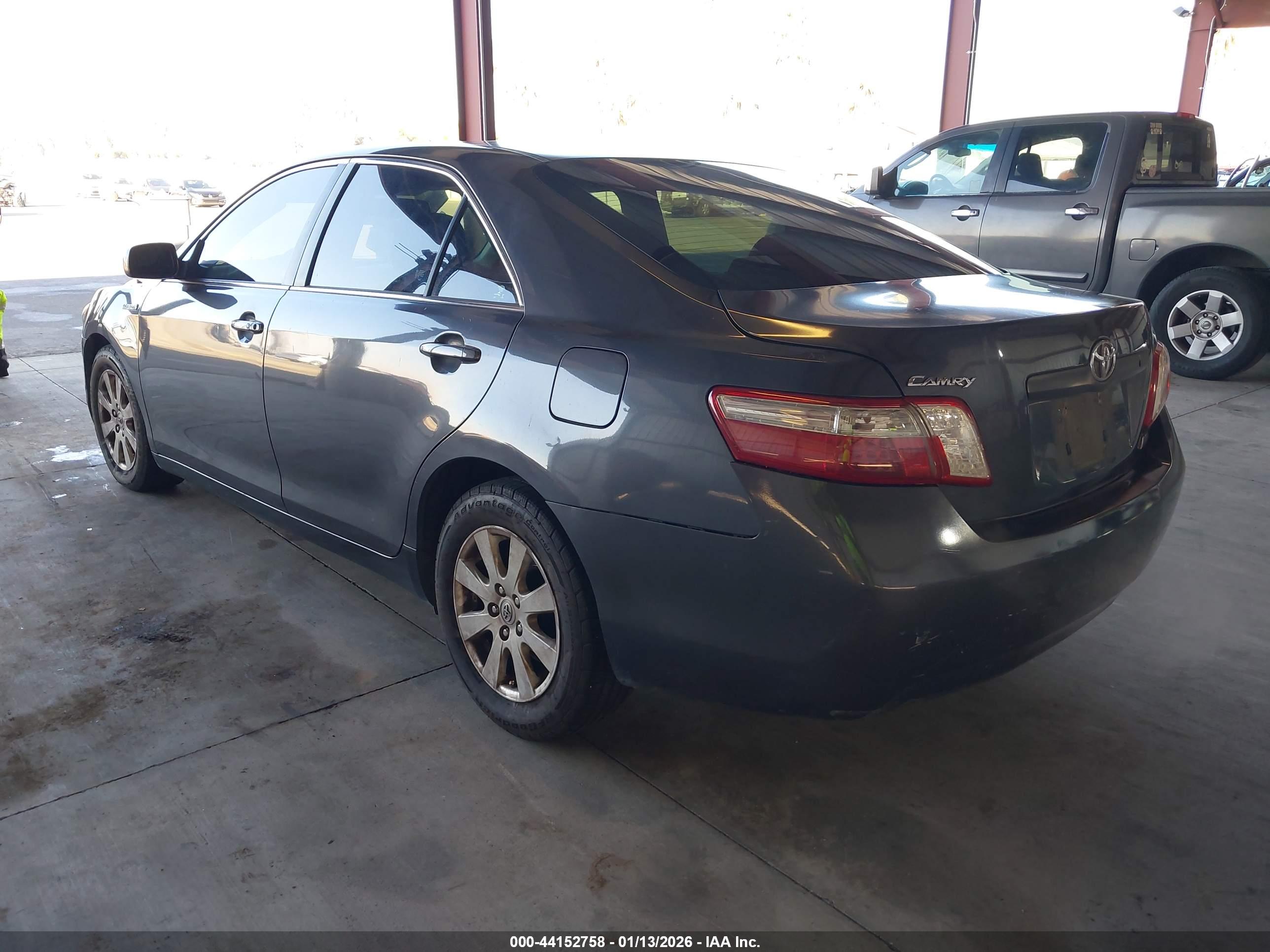 TOYOTA CAMRY image 3