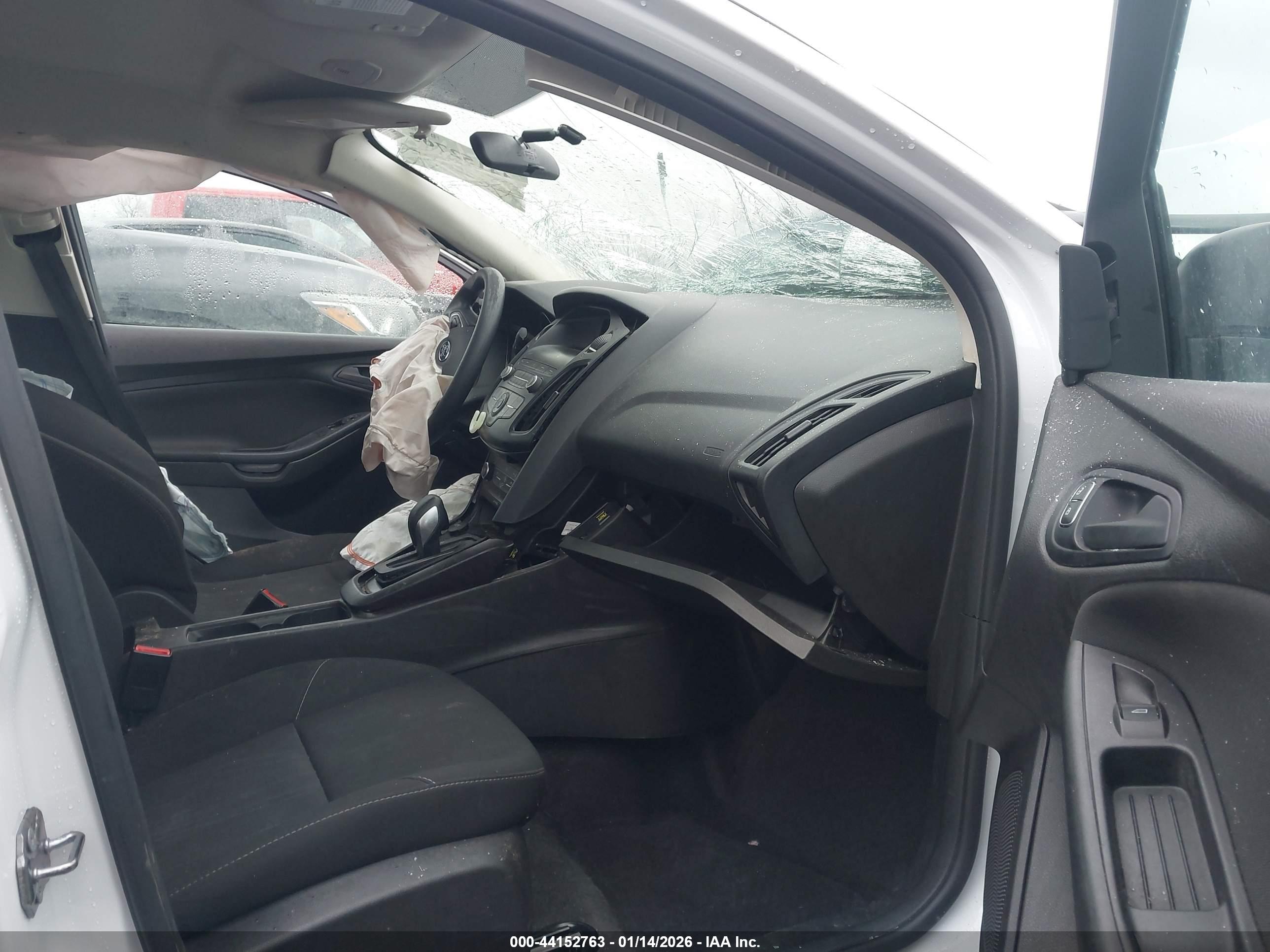 FORD FOCUS image 5