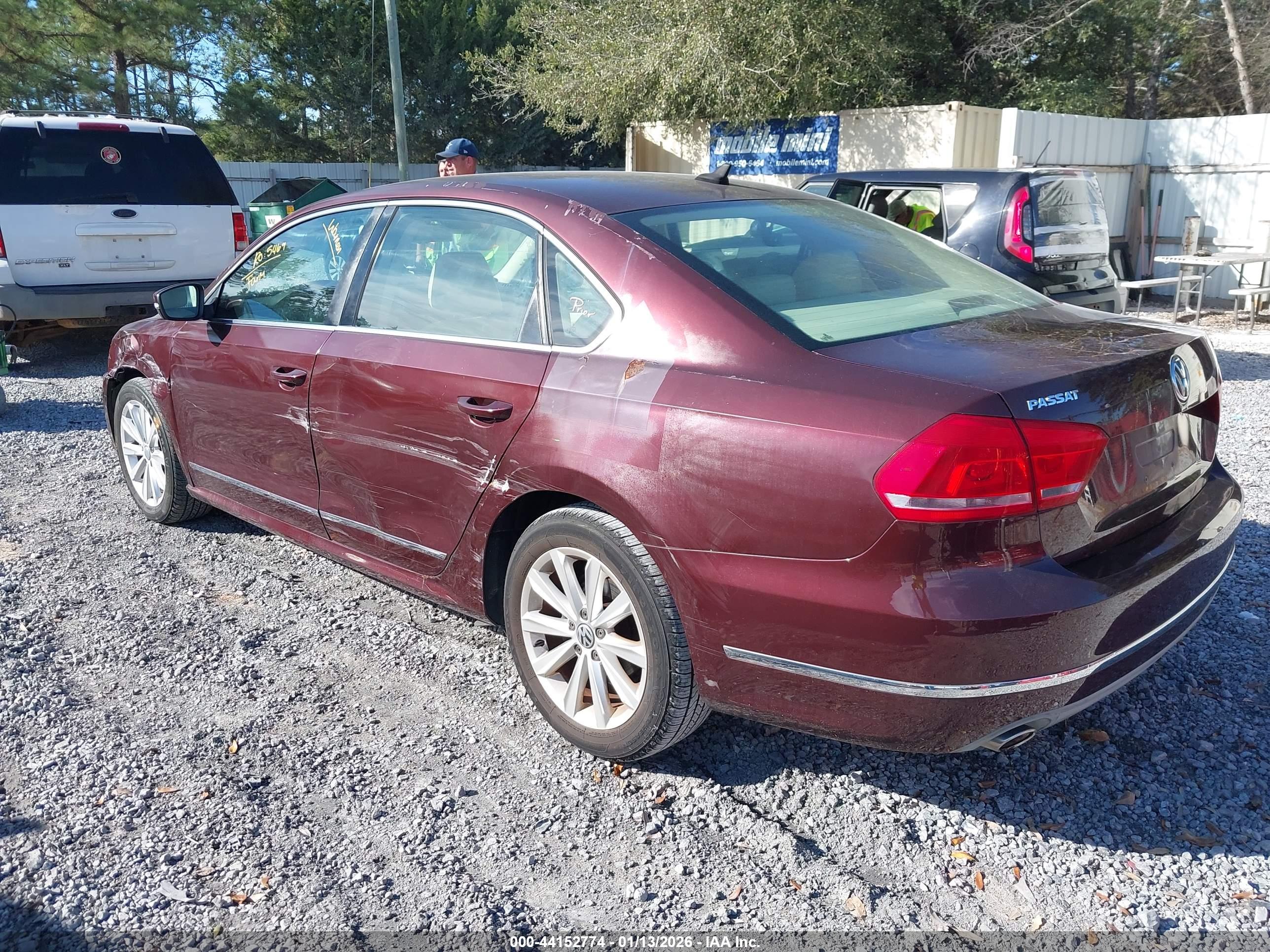 VOLKSWAGEN PASSAT image 3