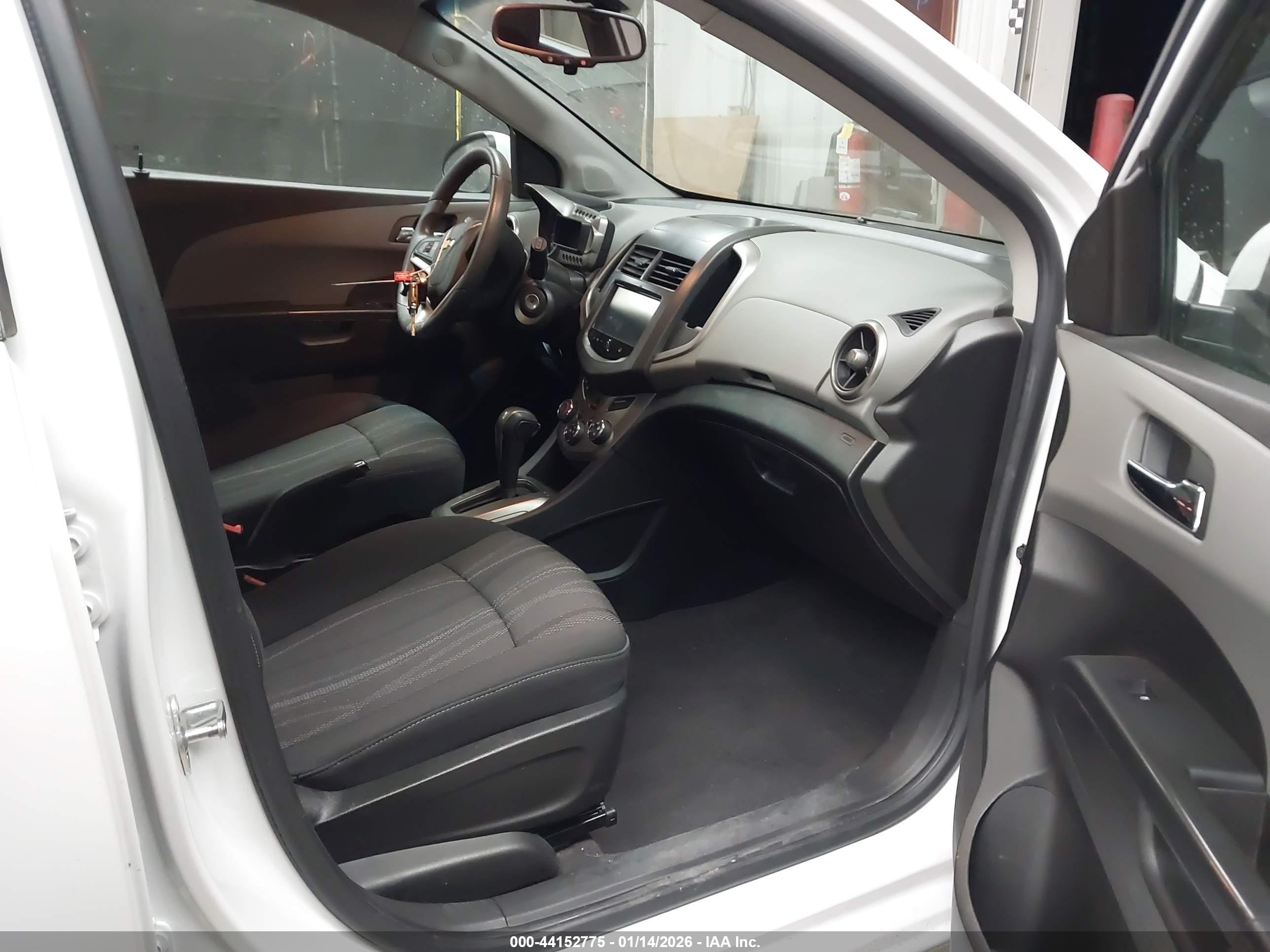 CHEVROLET SONIC image 5
