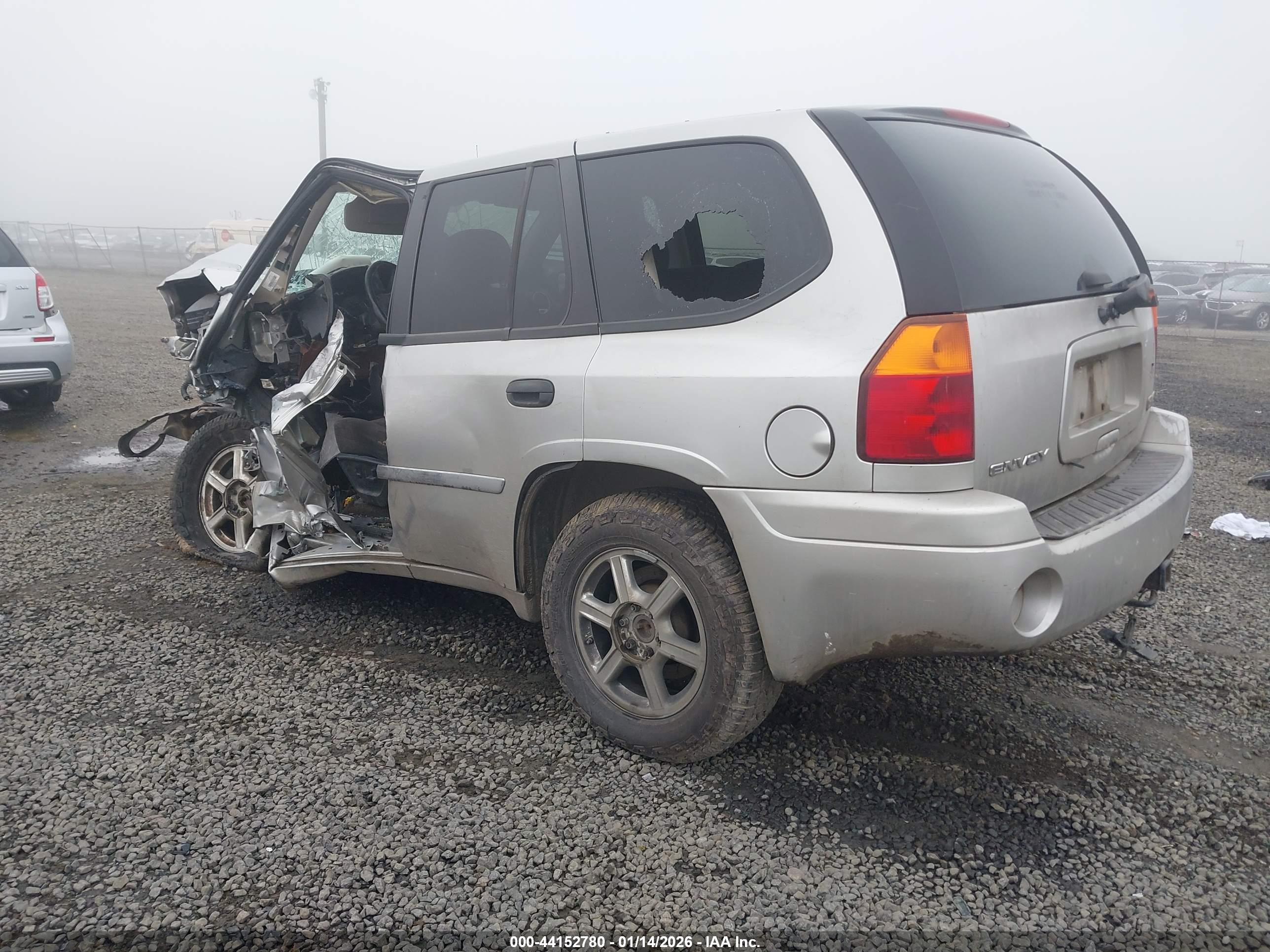 GMC ENVOY image 3