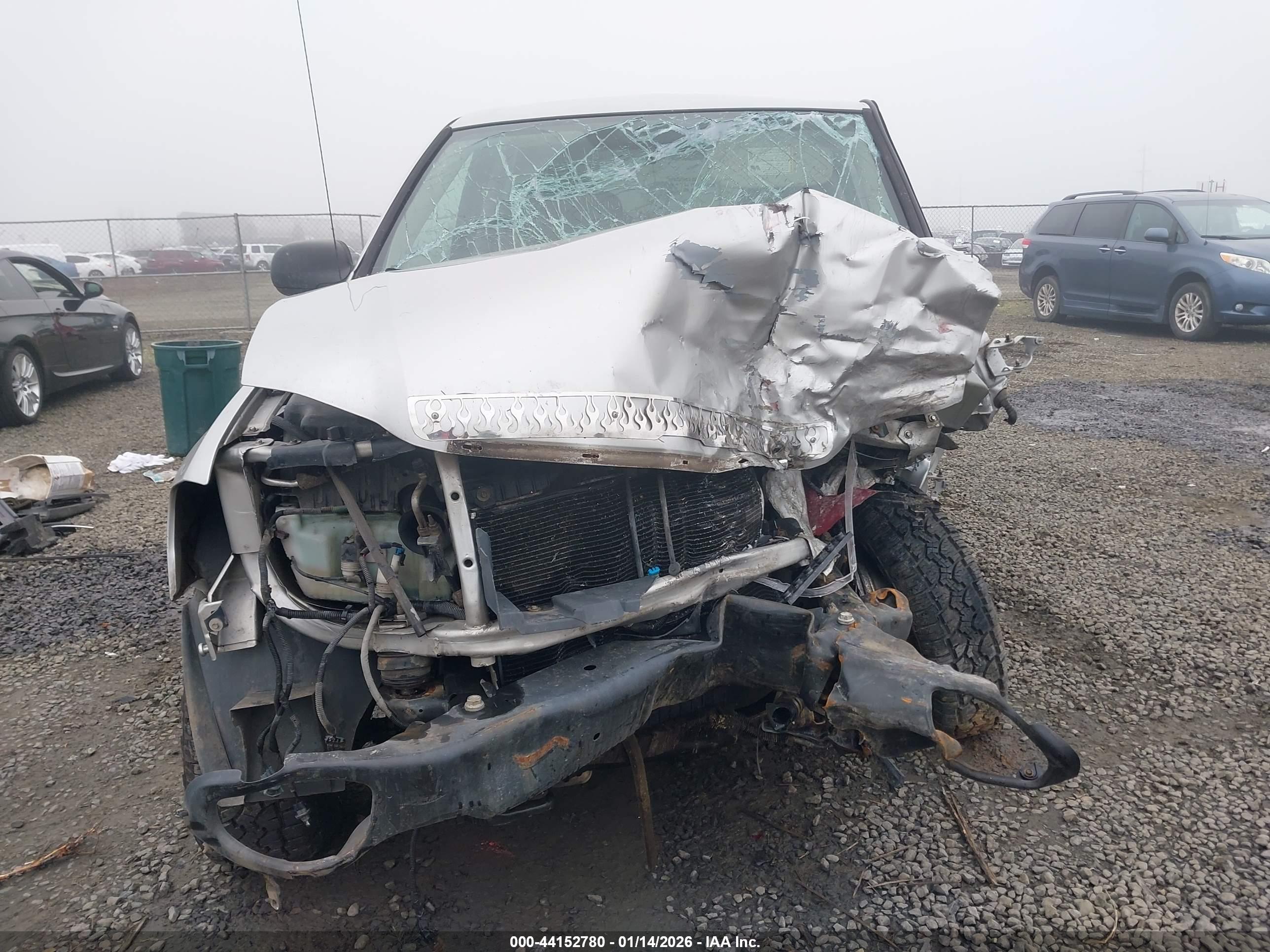 GMC ENVOY image 6