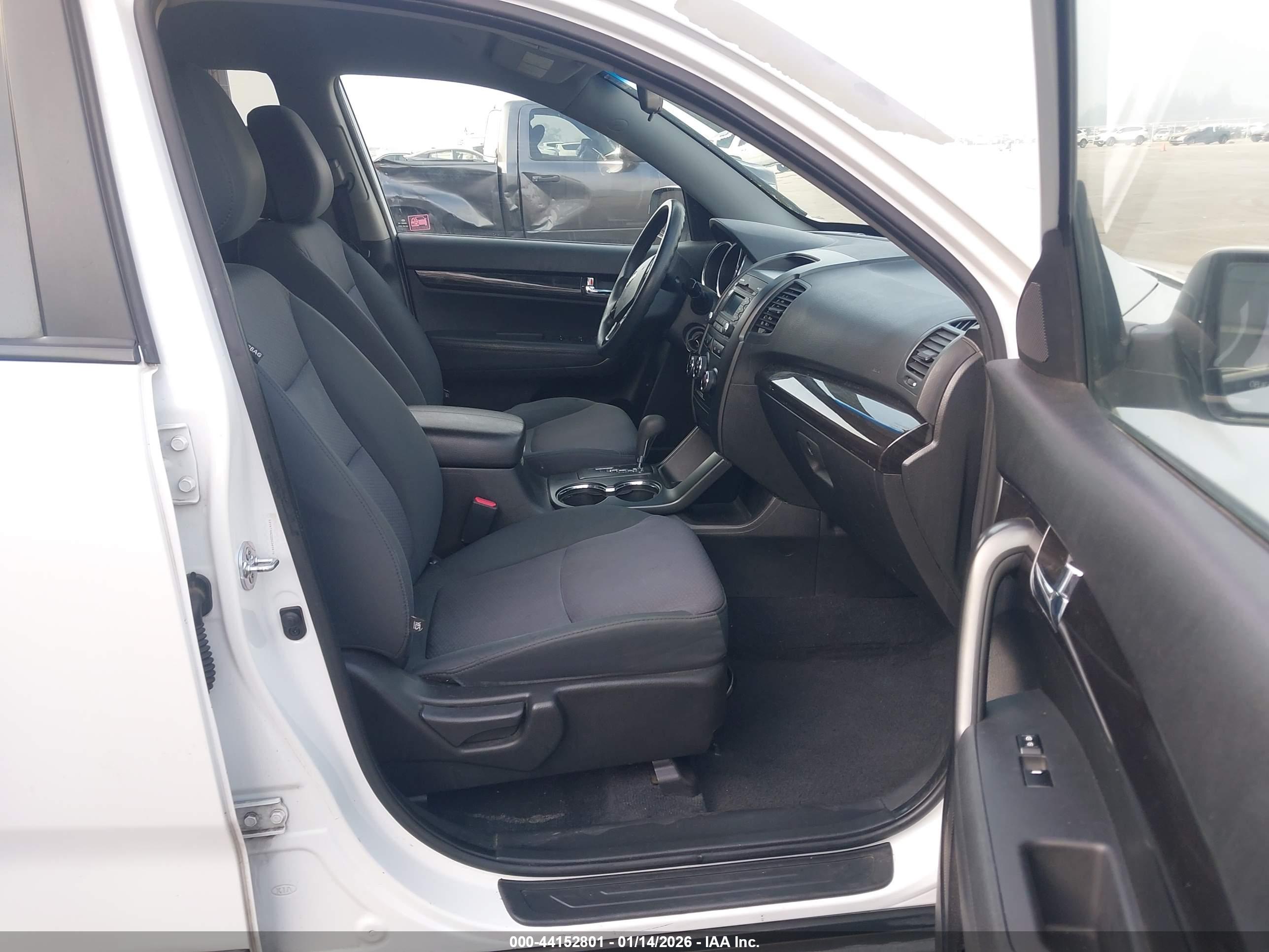 KIA SORENTO image 5