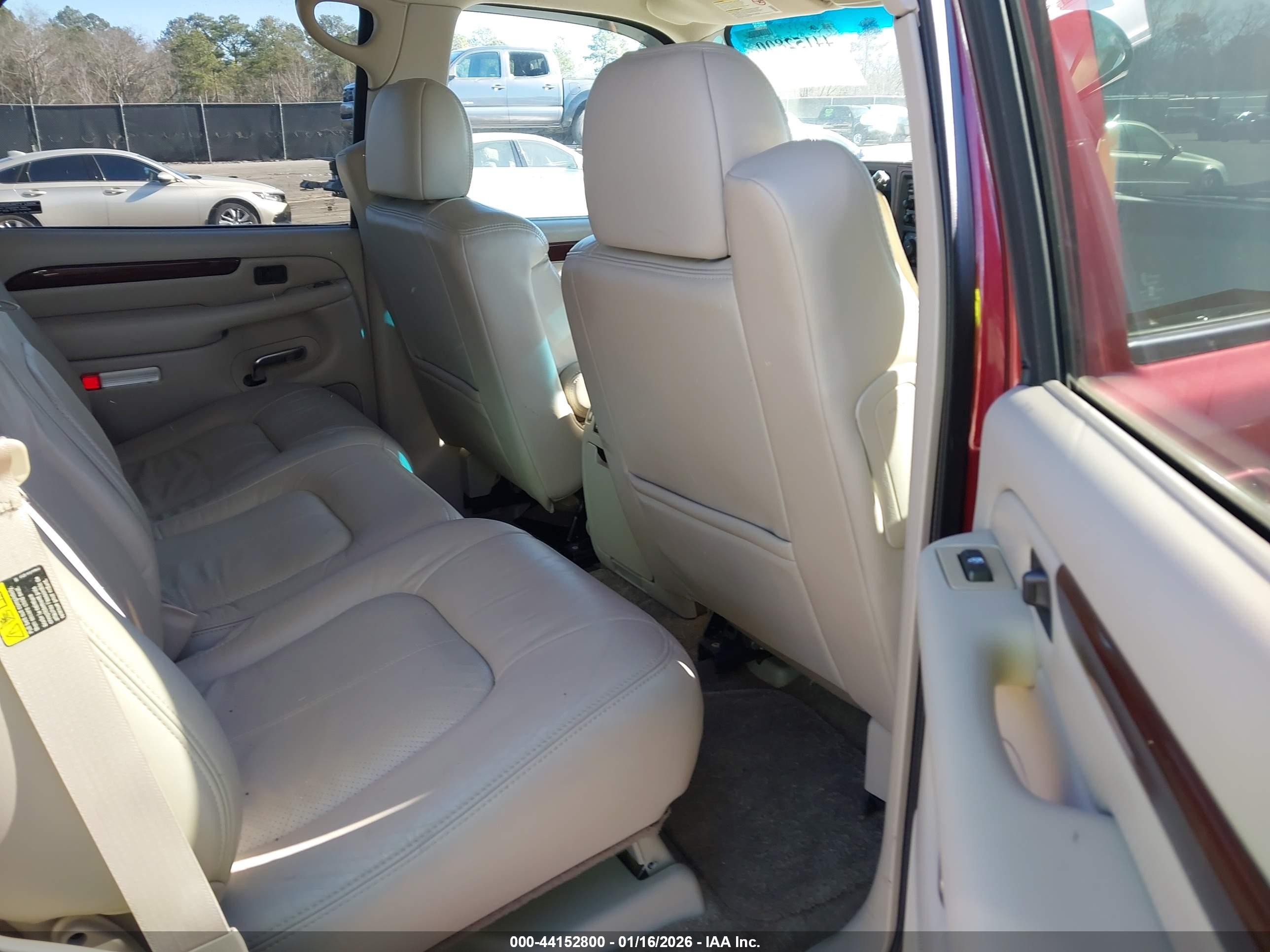 CADILLAC ESCALADE image 8