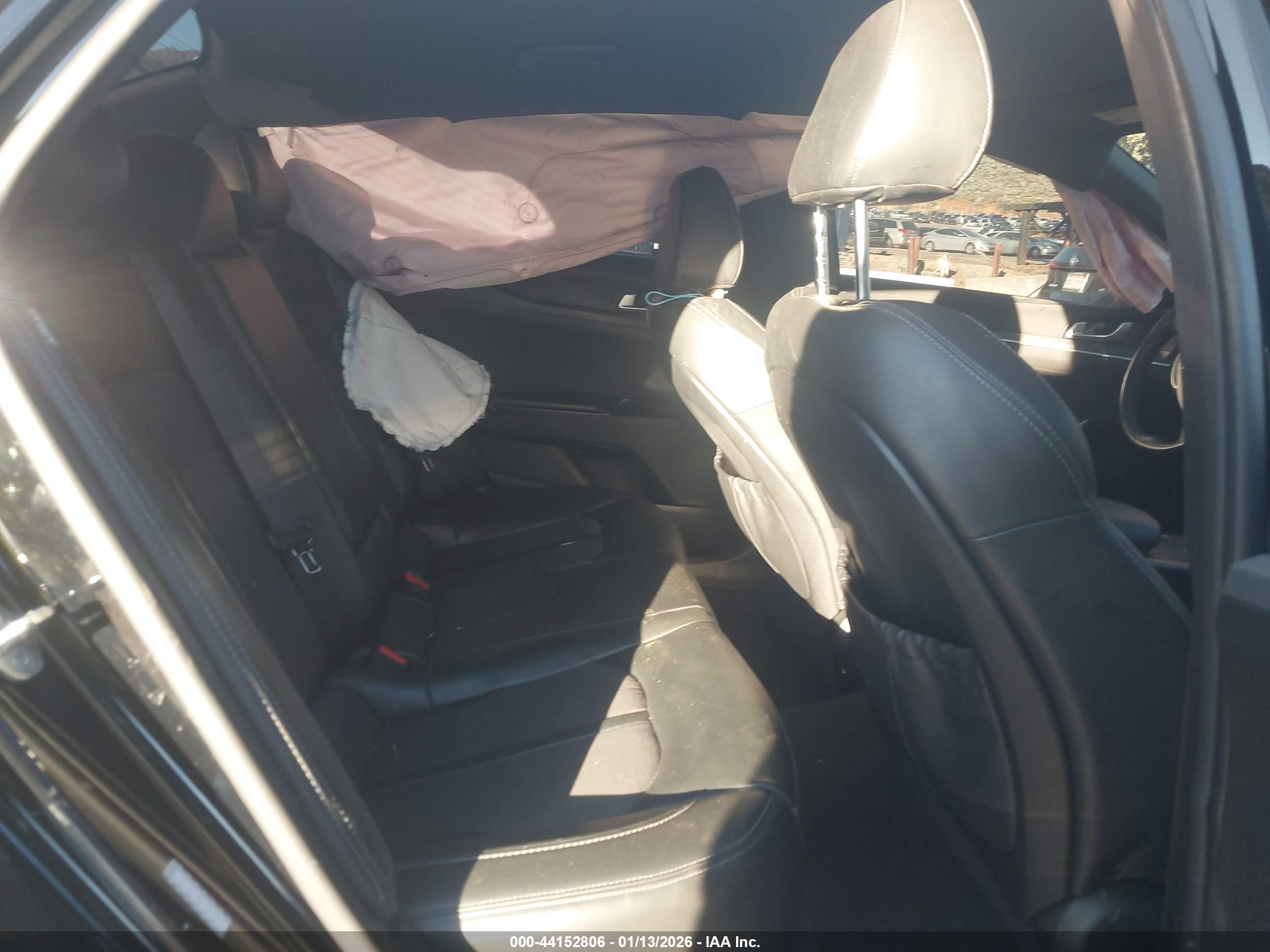 KIA K5 image 8