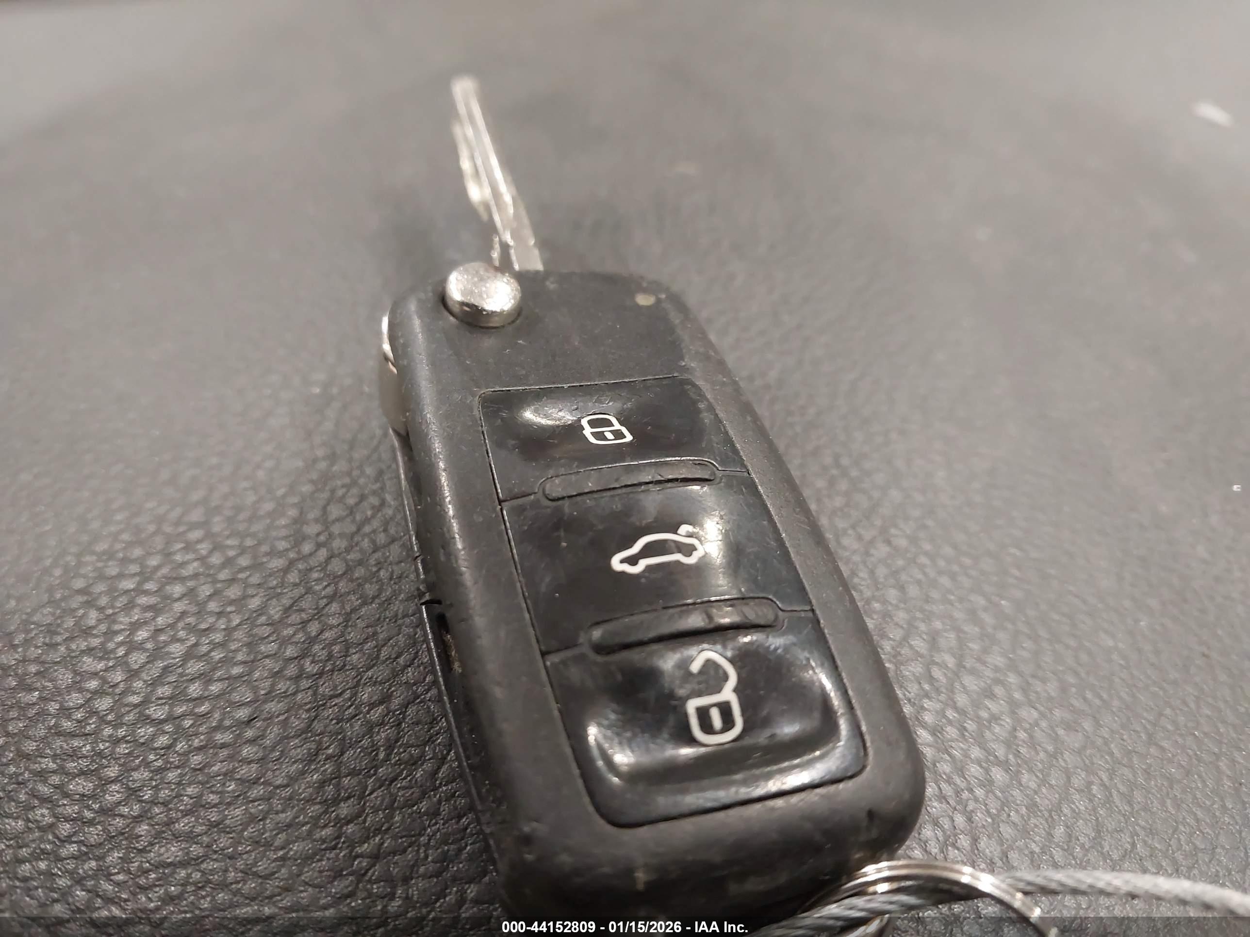 VOLKSWAGEN PASSAT image 11