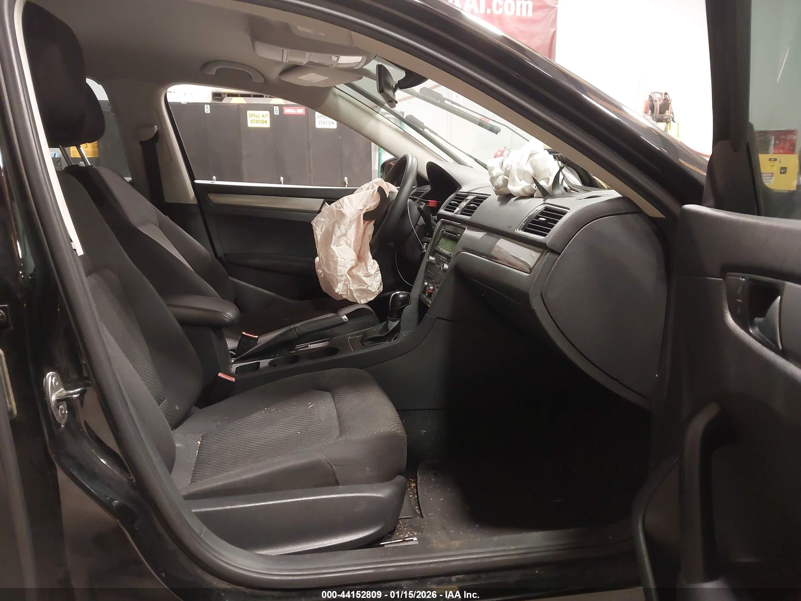 VOLKSWAGEN PASSAT image 5