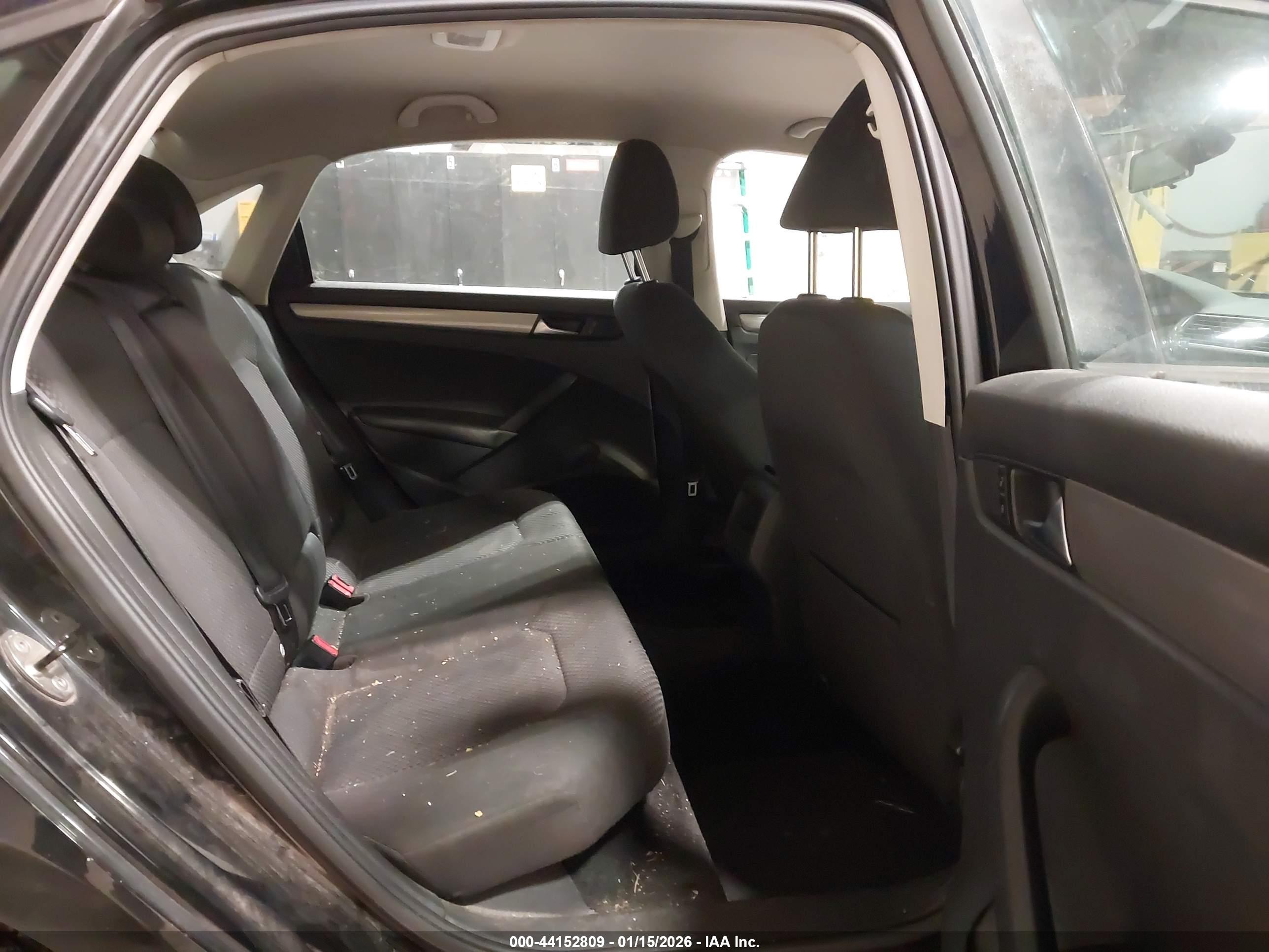 VOLKSWAGEN PASSAT image 8