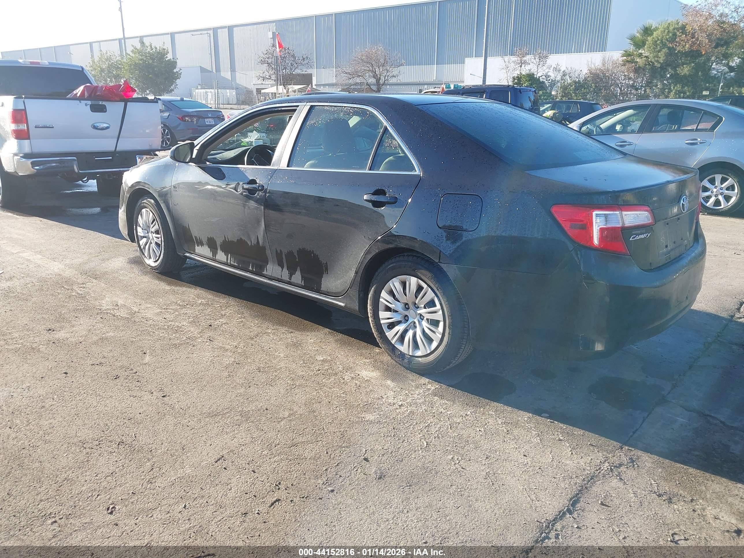 TOYOTA CAMRY image 3
