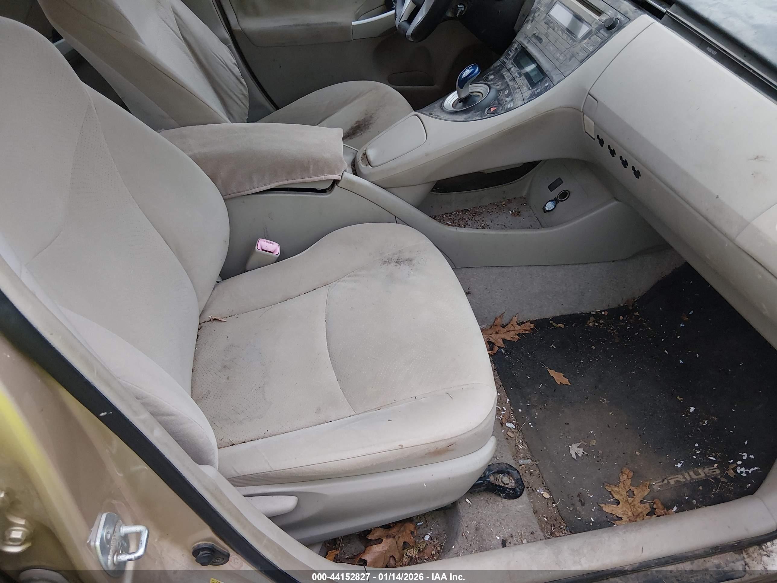 TOYOTA PRIUS image 5