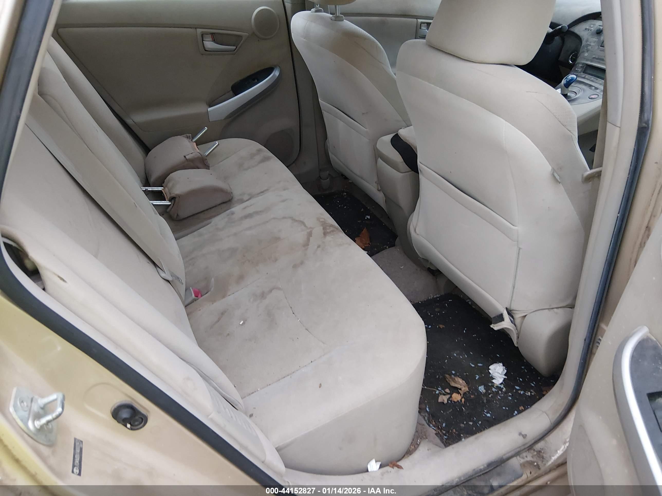 TOYOTA PRIUS image 8