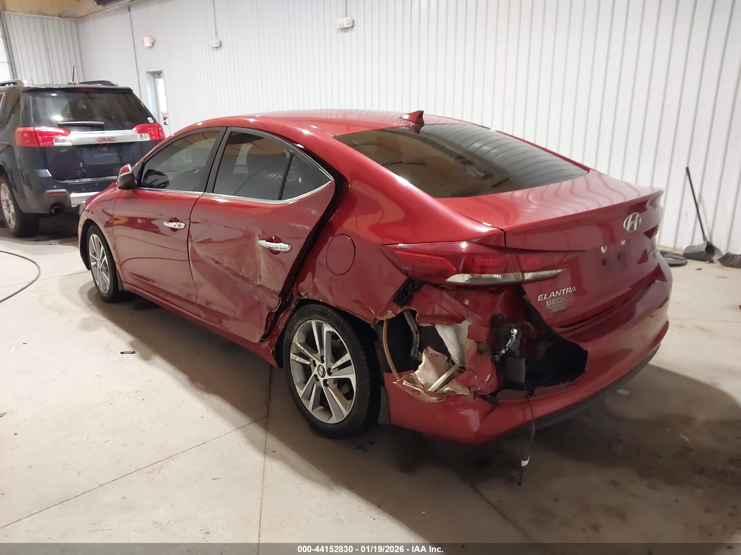 HYUNDAI ELANTRA image 3