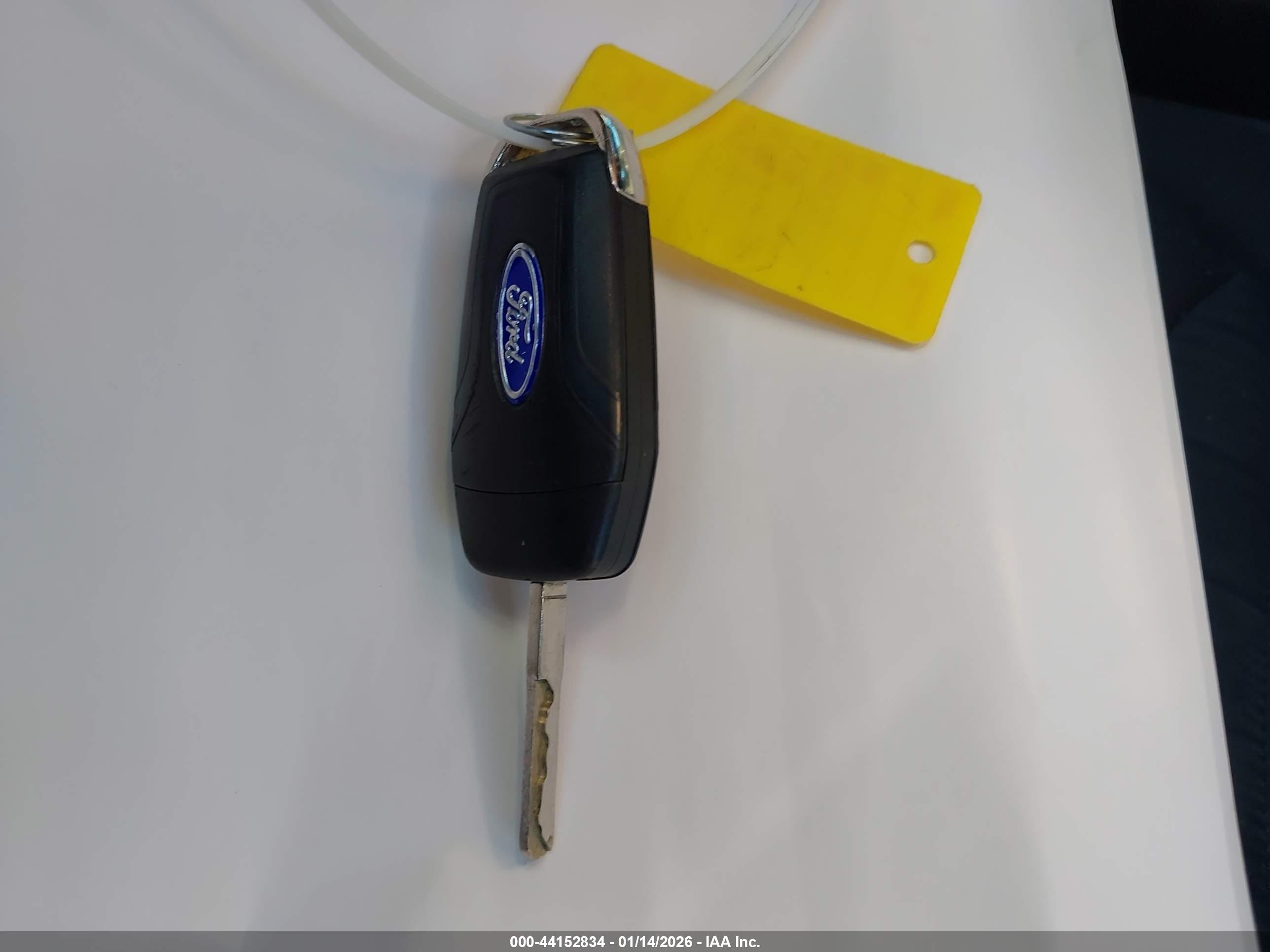 FORD FUSION image 11