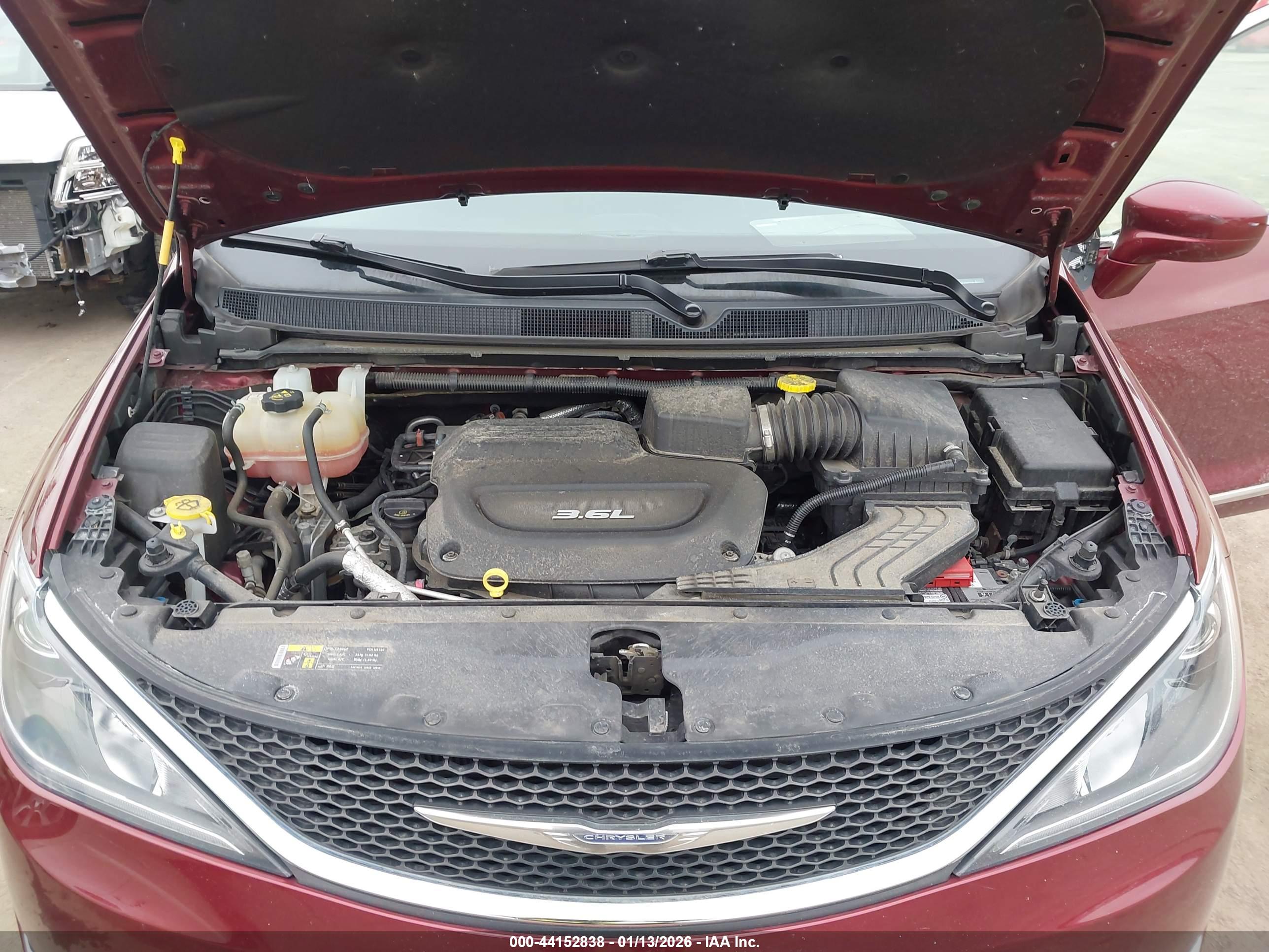 CHRYSLER PACIFICA image 10