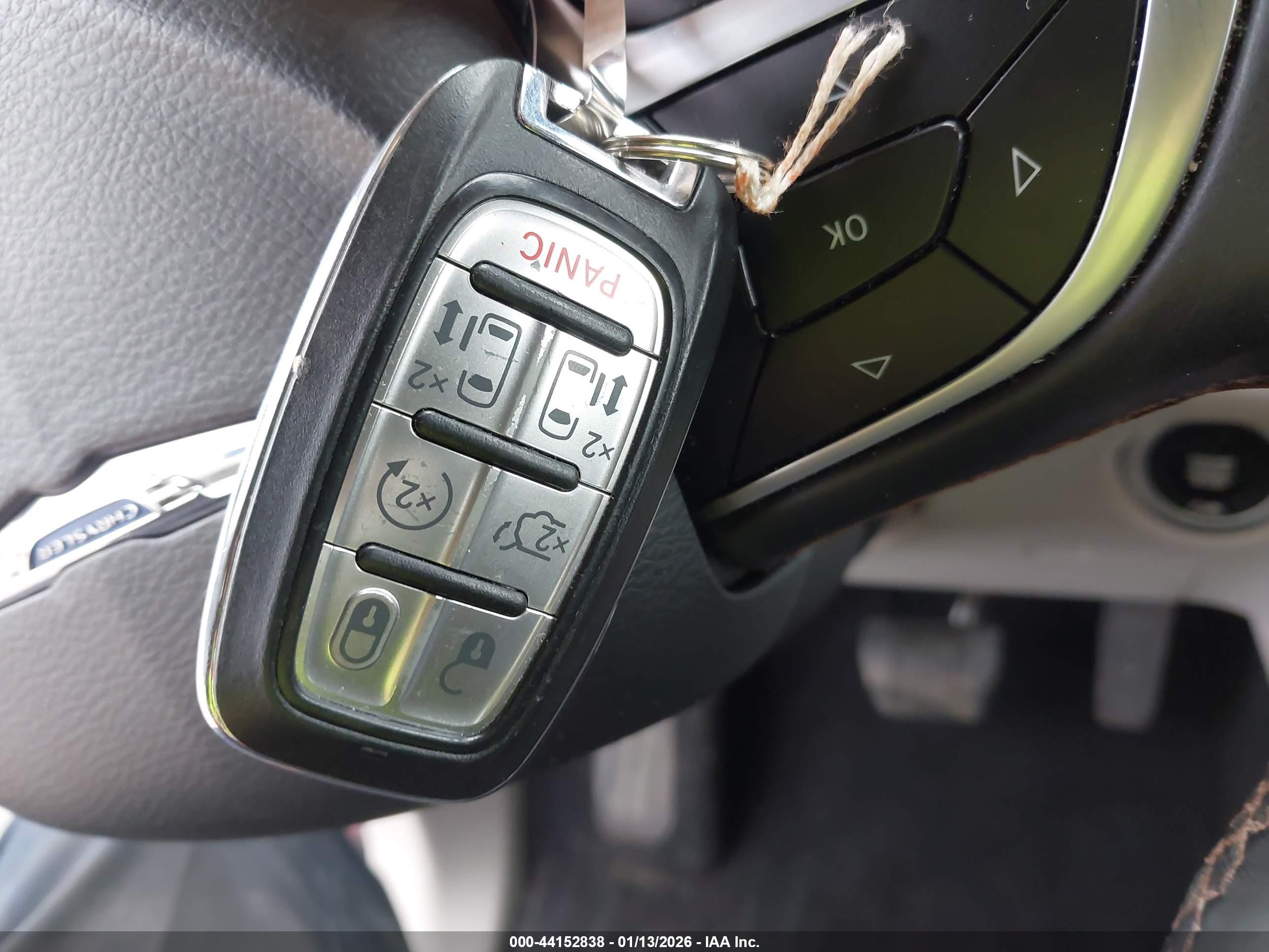 CHRYSLER PACIFICA image 11