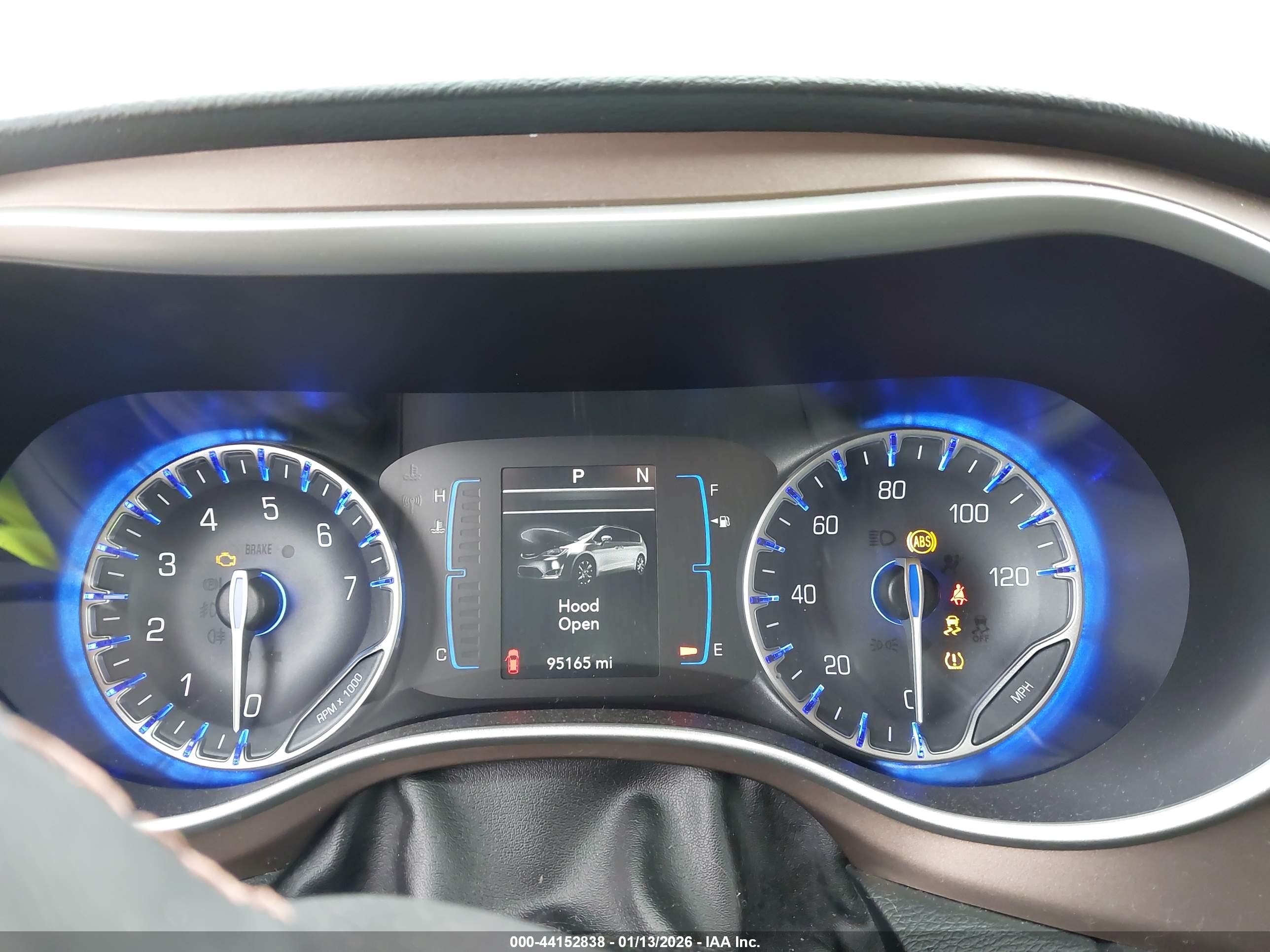 CHRYSLER PACIFICA image 7