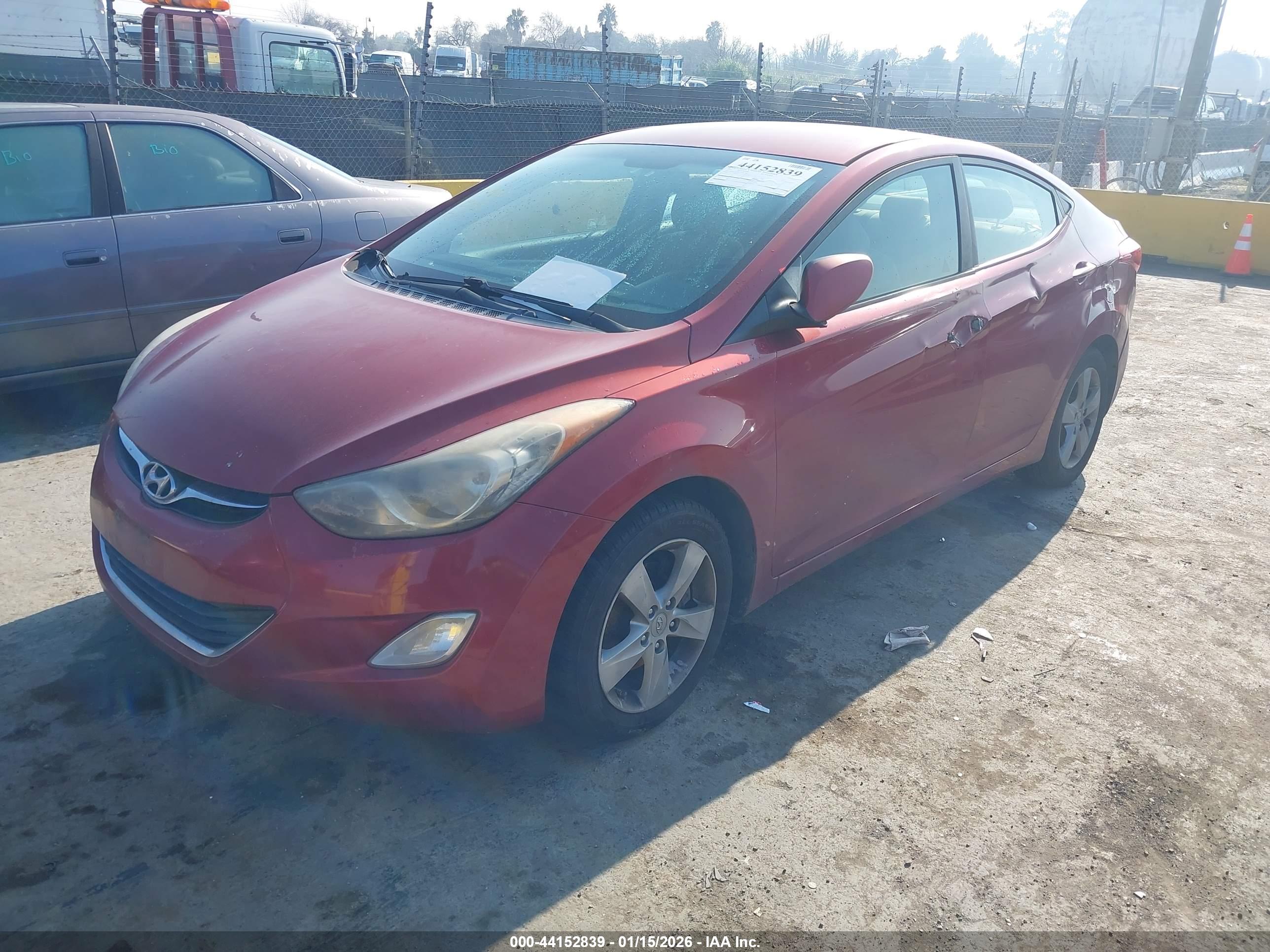 HYUNDAI ELANTRA image 2