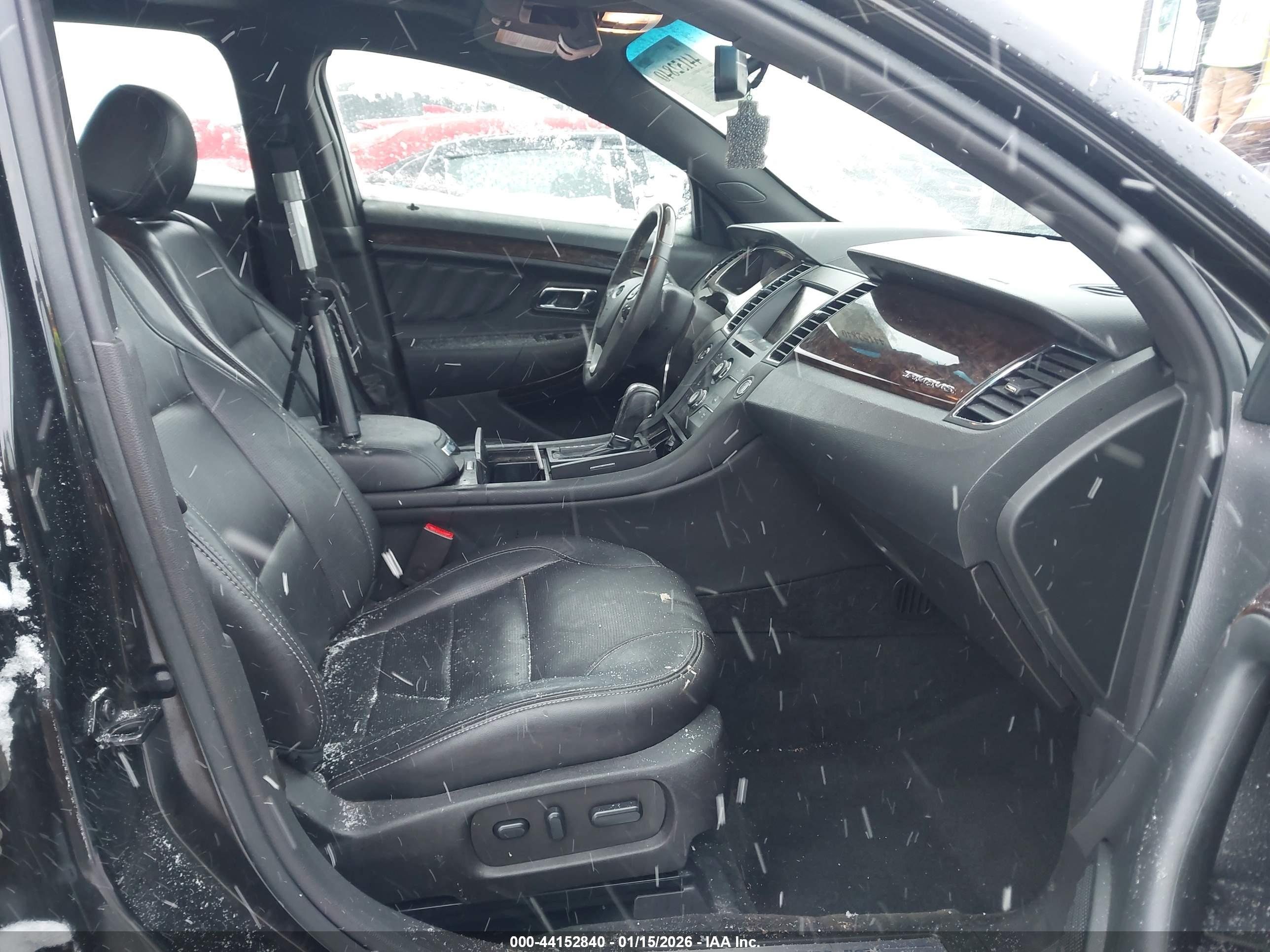FORD TAURUS image 5