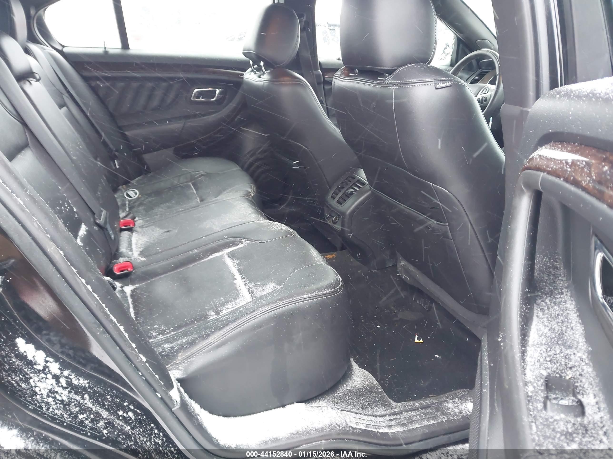 FORD TAURUS image 8