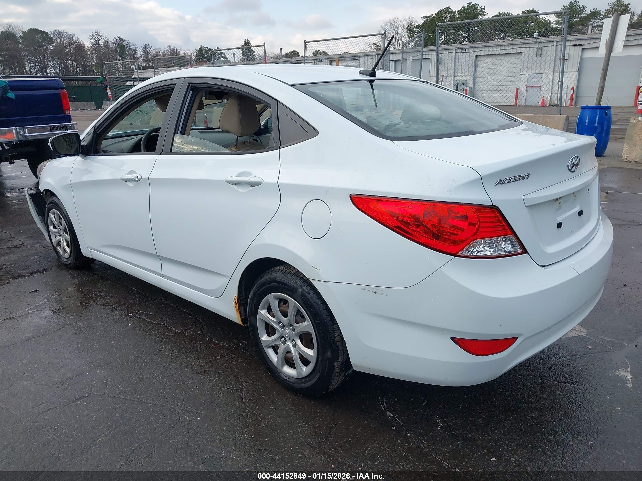 HYUNDAI ACCENT image 3
