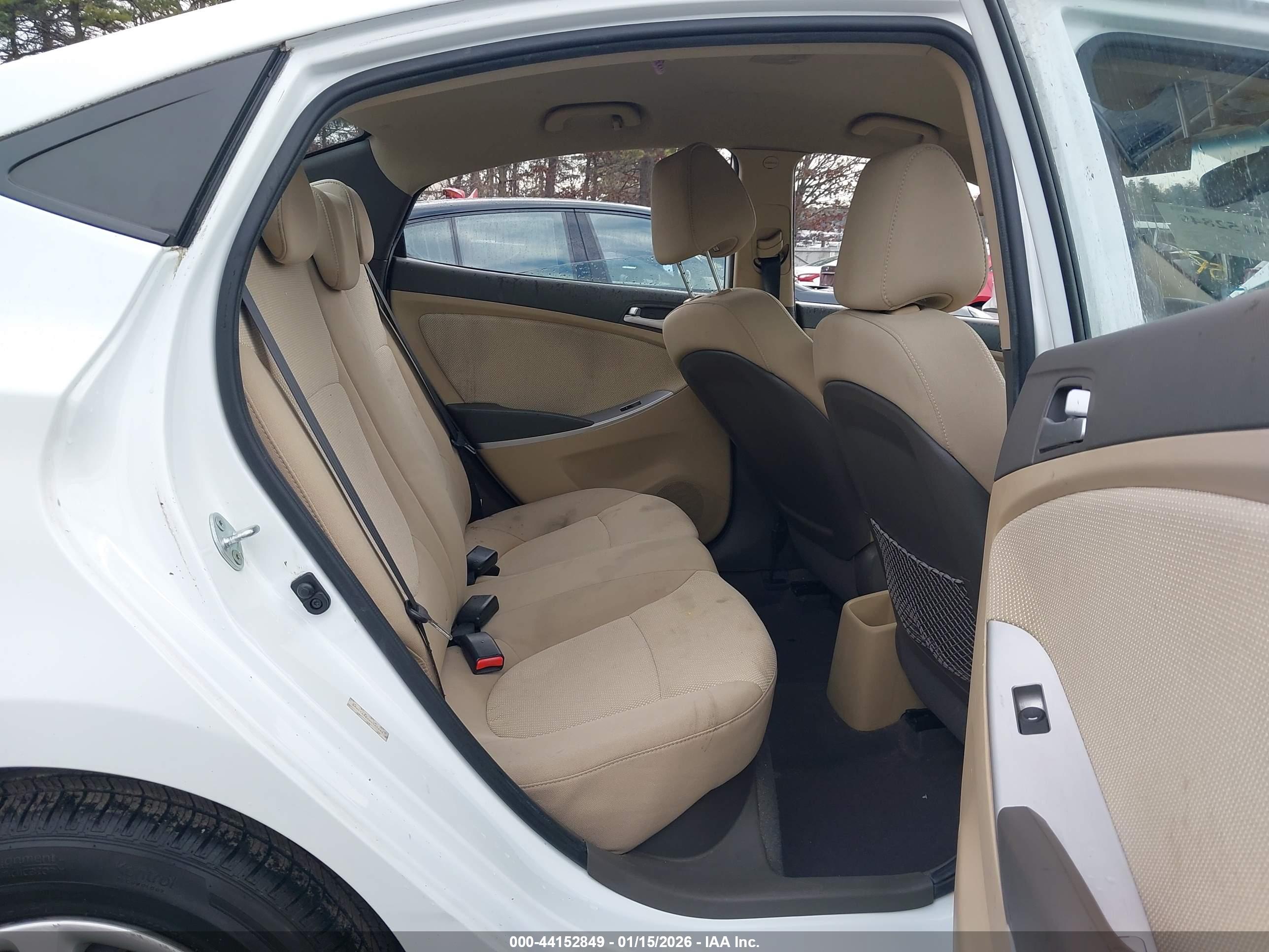 HYUNDAI ACCENT image 8