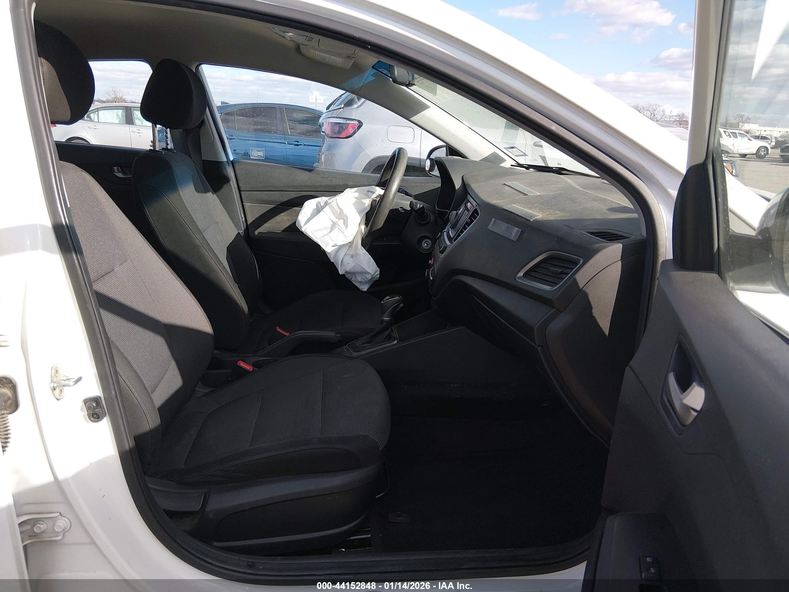HYUNDAI ACCENT image 5