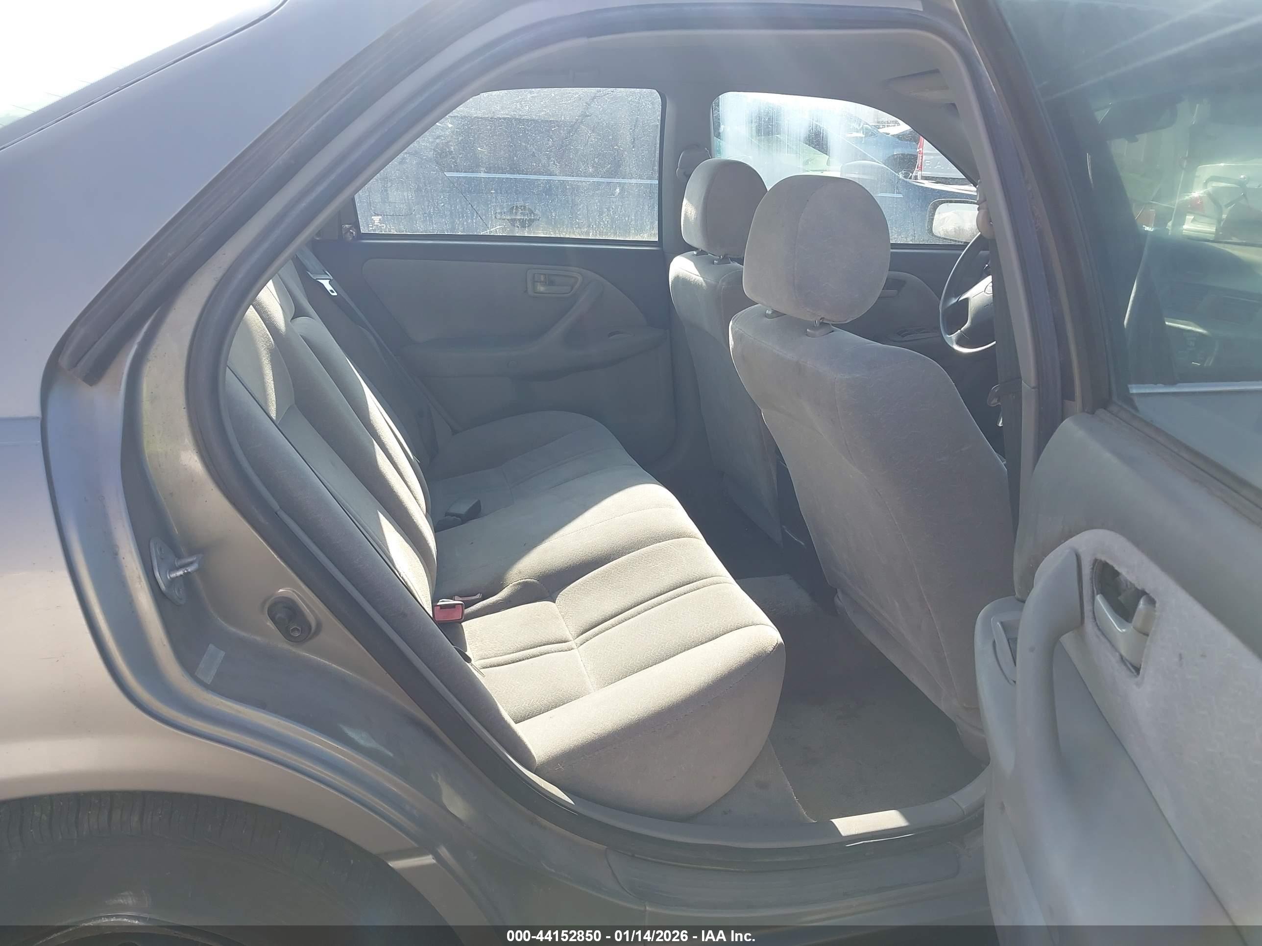 TOYOTA CAMRY image 8