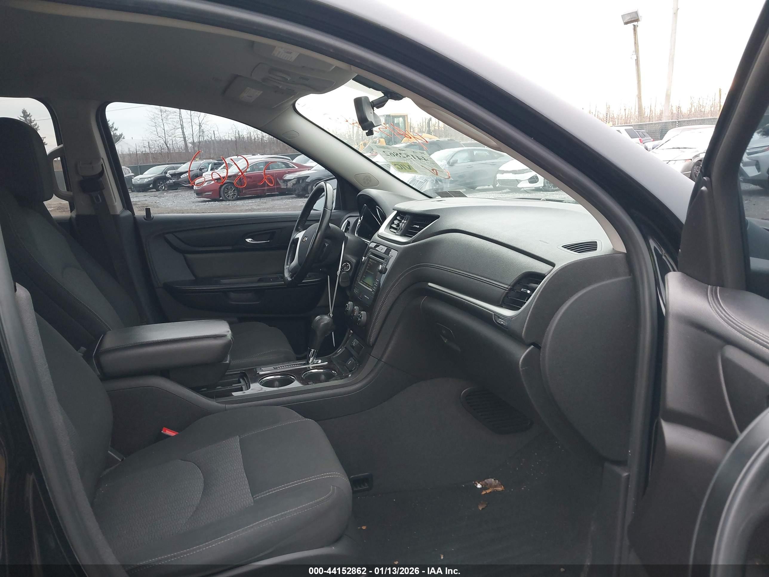 CHEVROLET TRAVERSE image 5