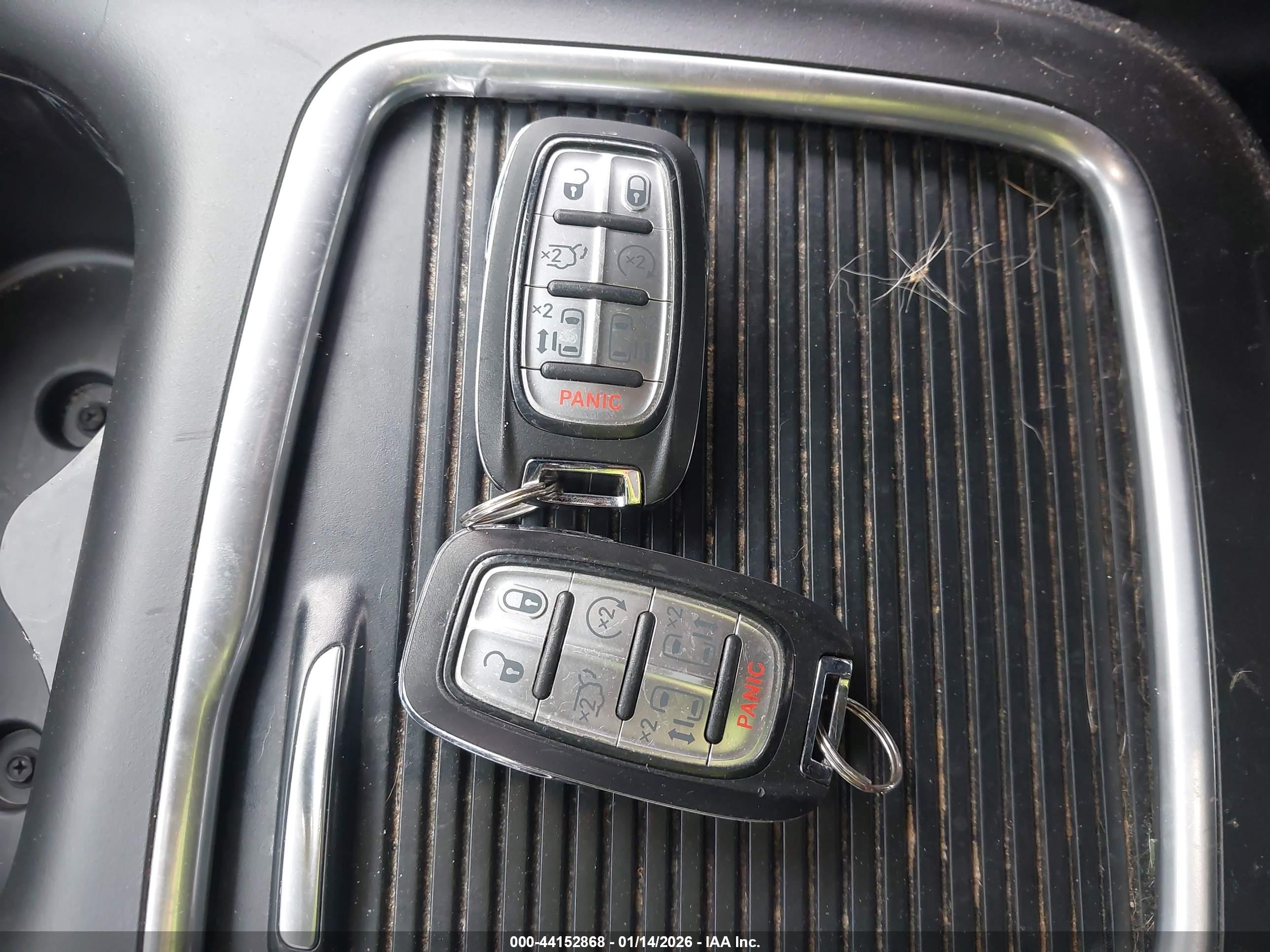 CHRYSLER PACIFICA image 11