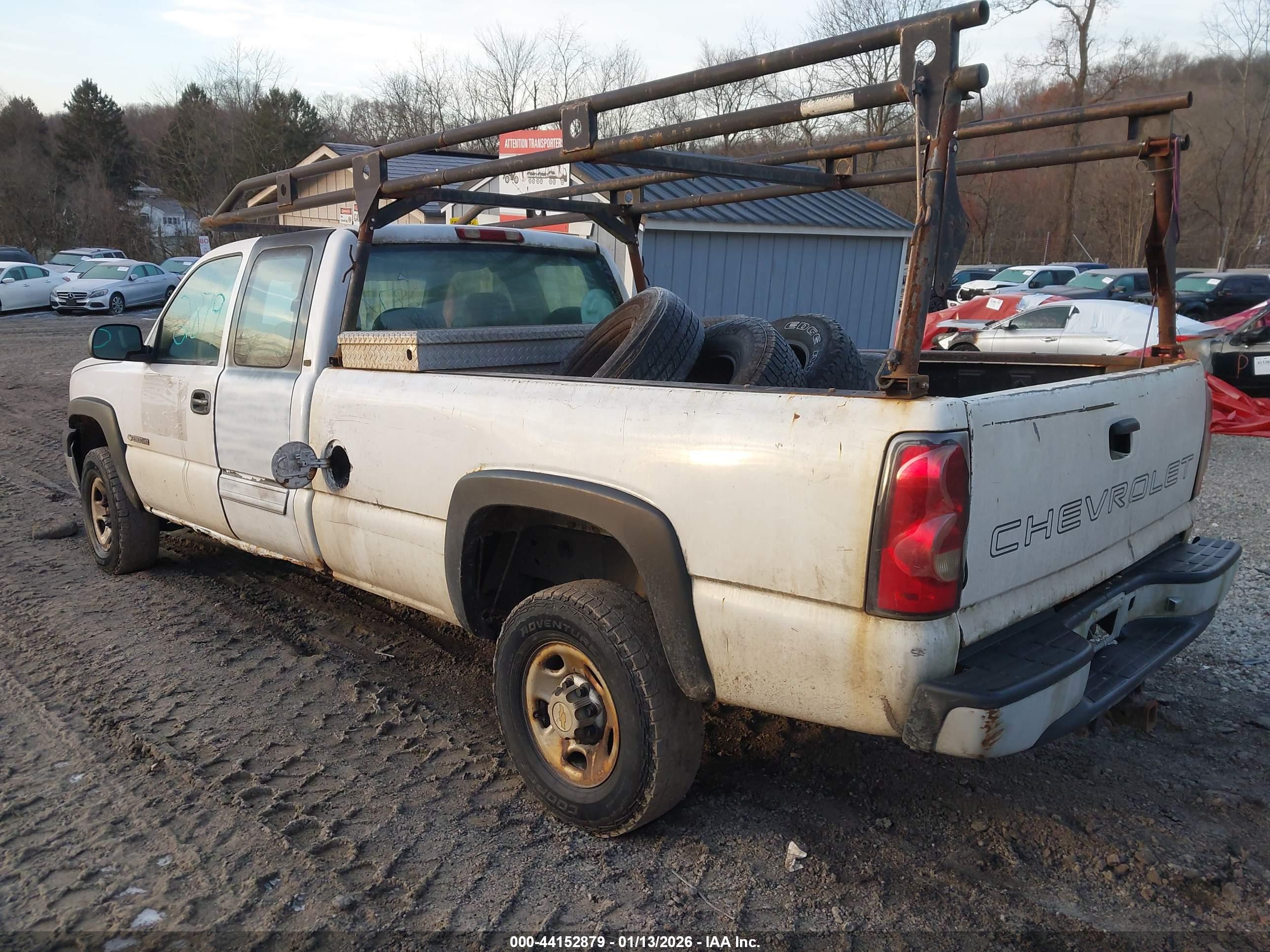 CHEVROLET SILVERADO image 3