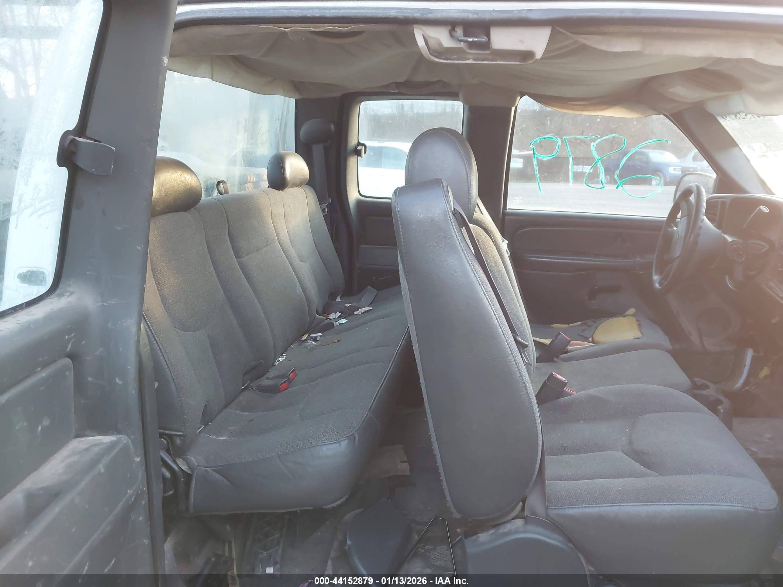 CHEVROLET SILVERADO image 8