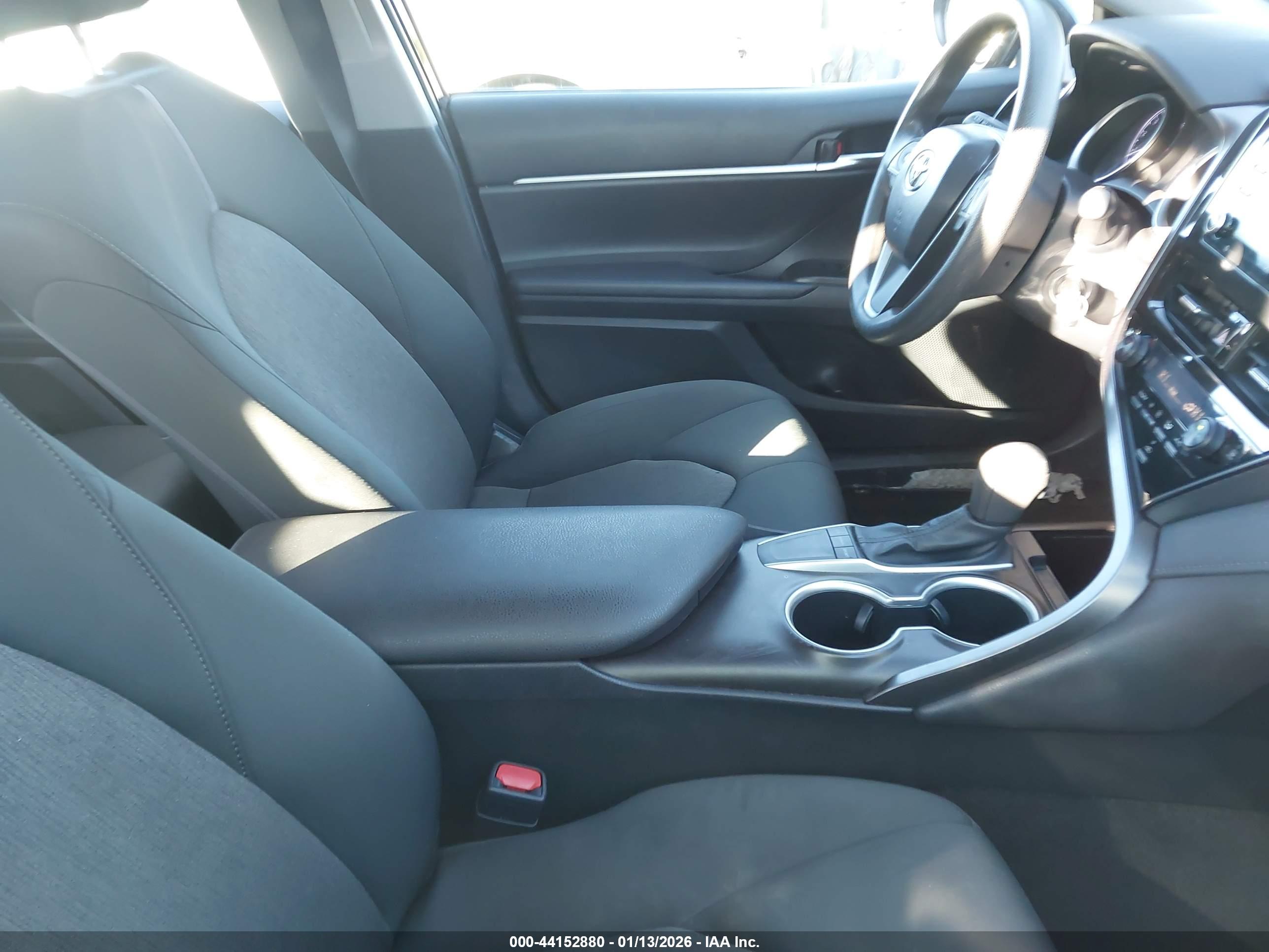 TOYOTA CAMRY image 5