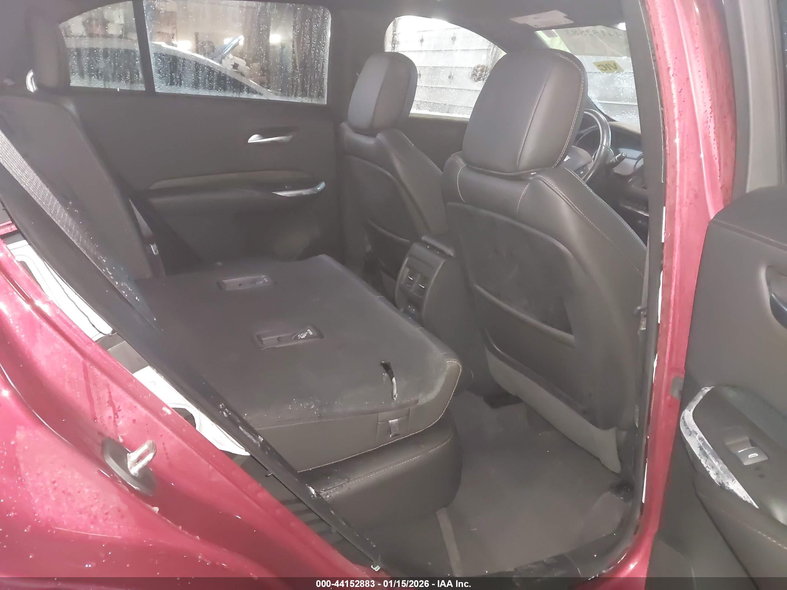 CADILLAC XT4 image 8