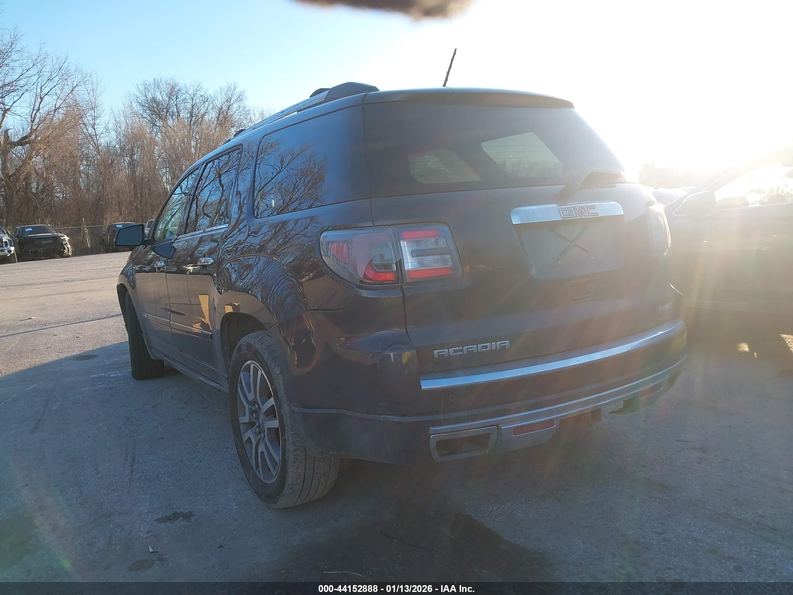 GMC ACADIA image 3