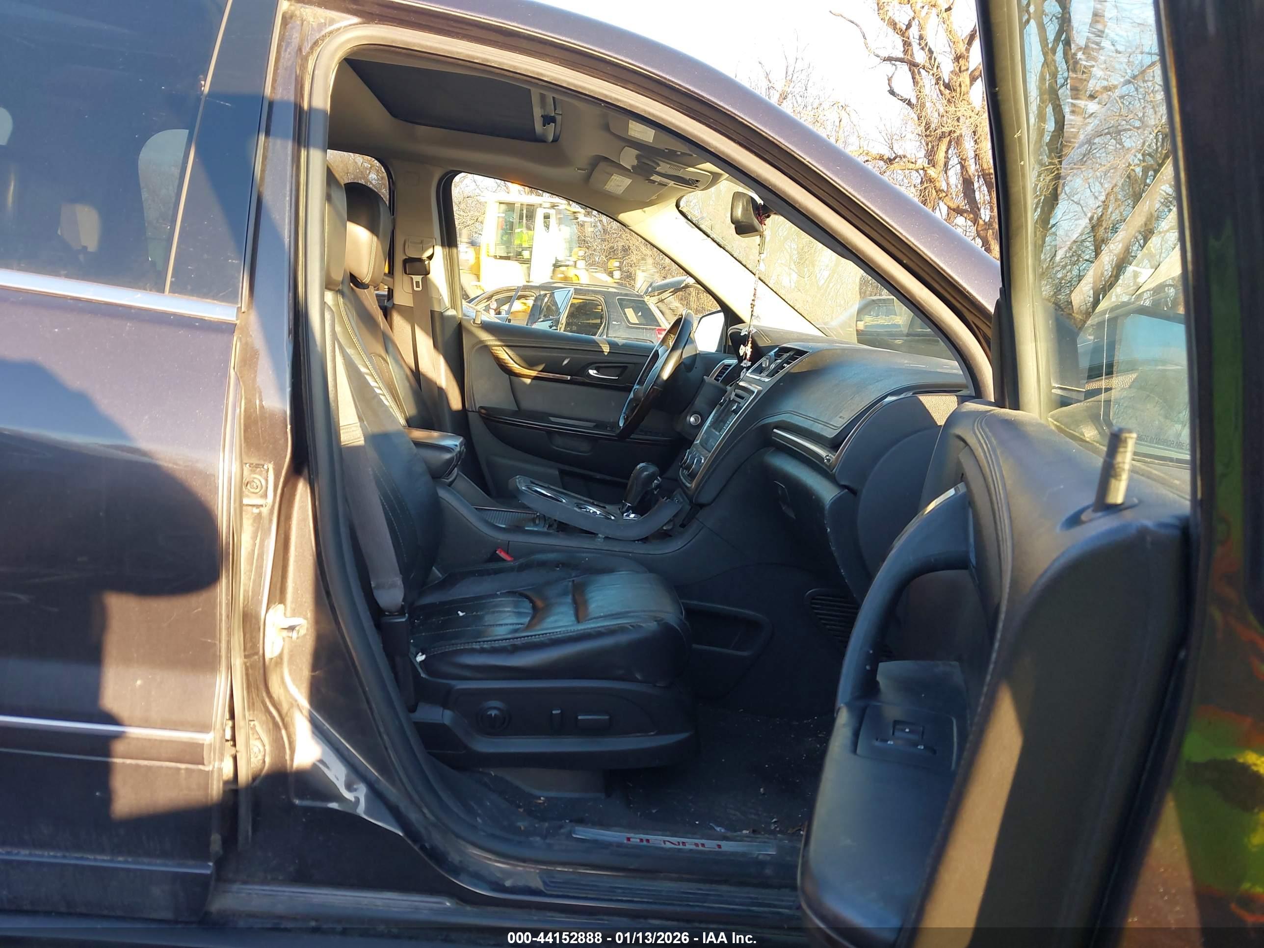 GMC ACADIA image 5