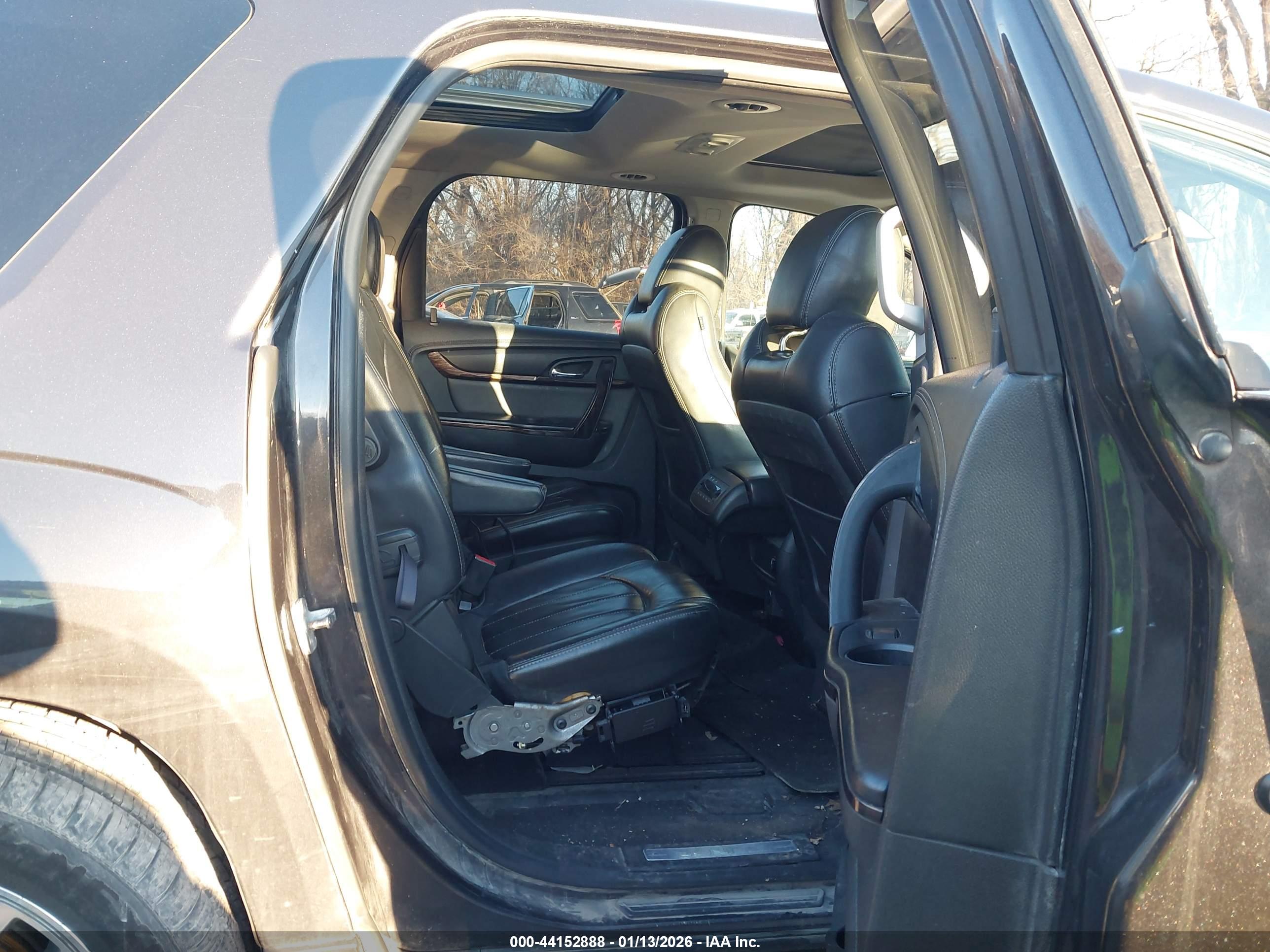 GMC ACADIA image 8