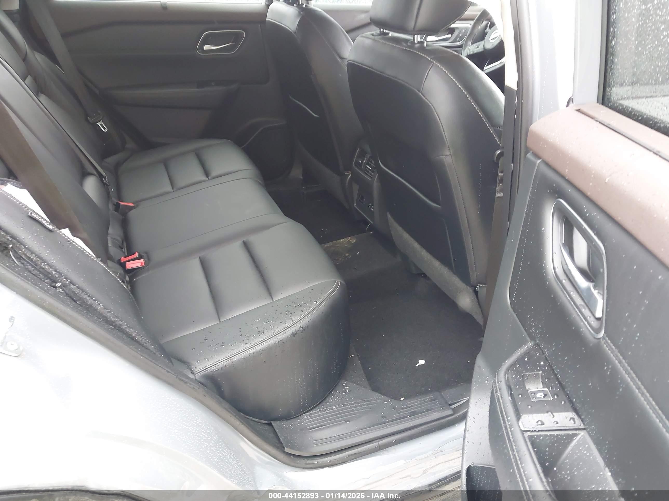 NISSAN ROGUE image 8