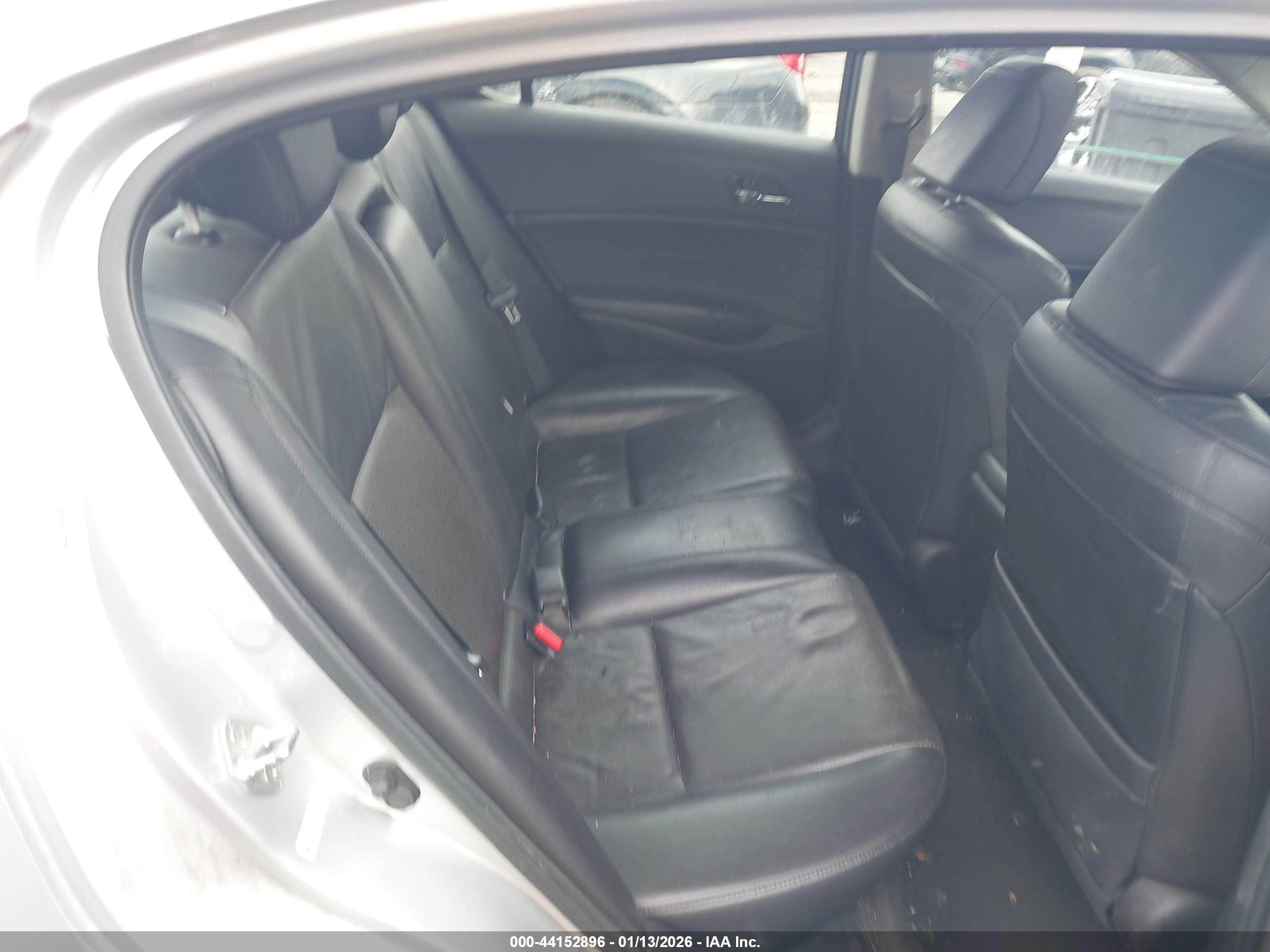ACURA ILX image 8