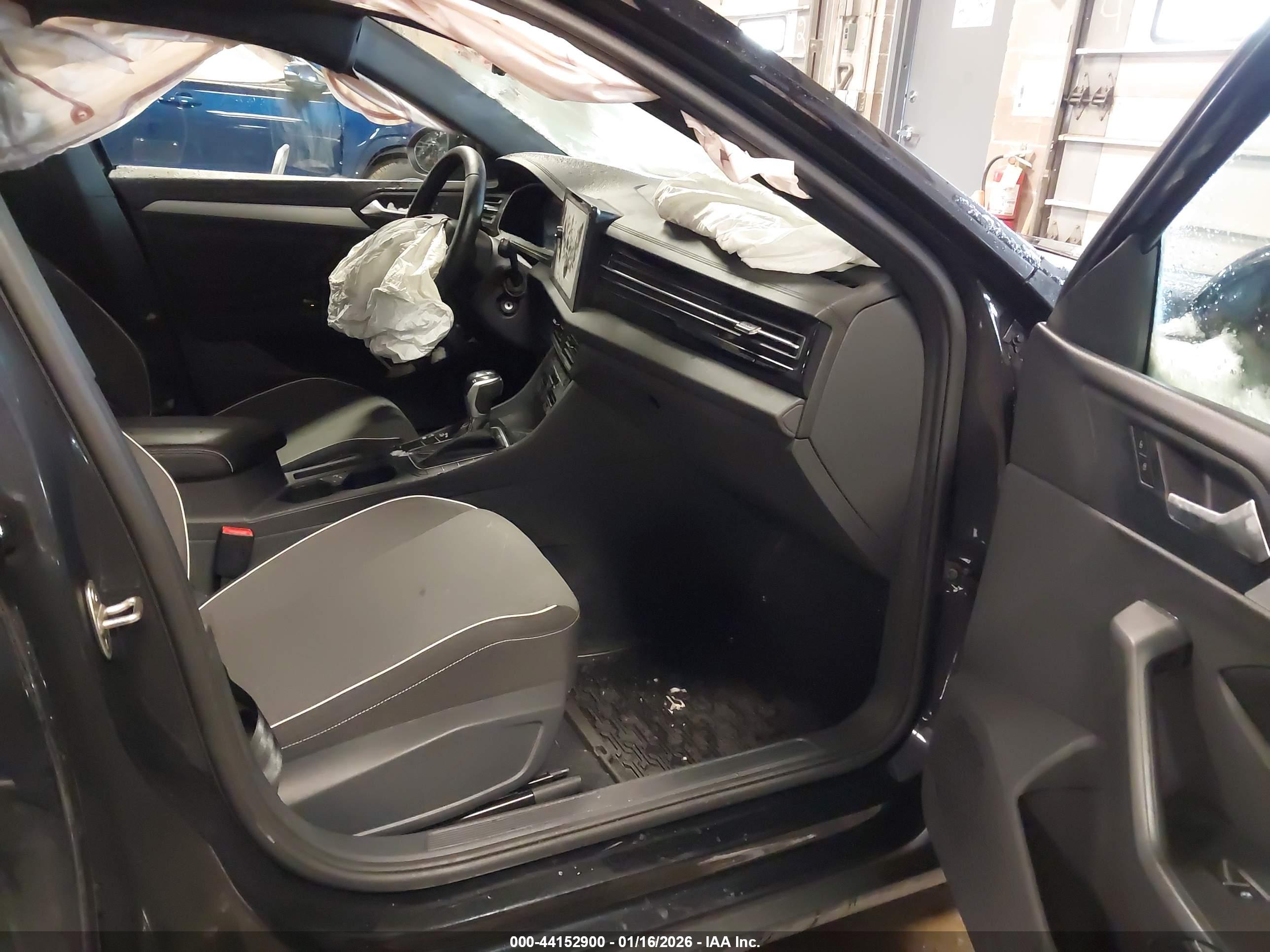 VOLKSWAGEN JETTA image 5