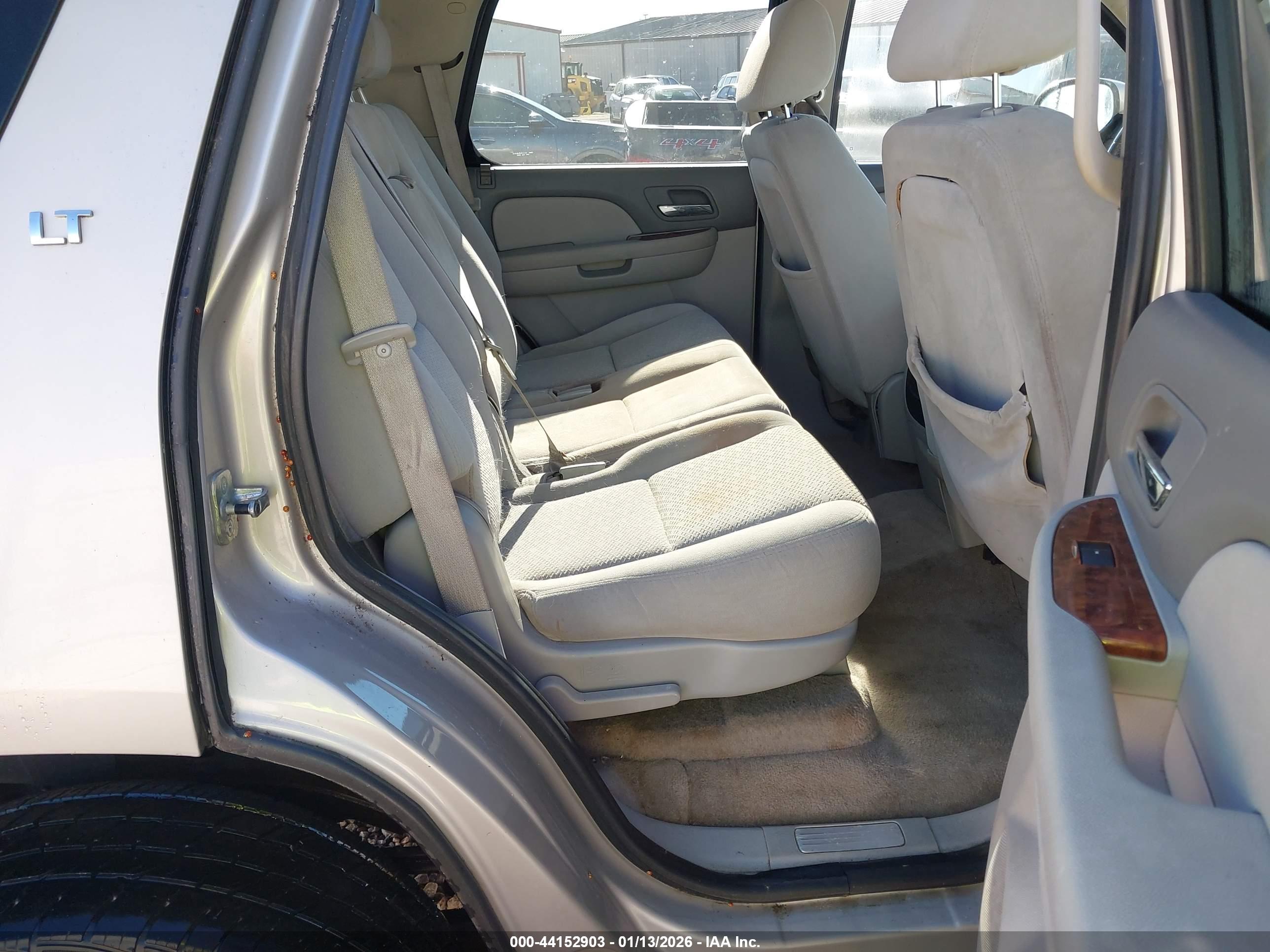 CHEVROLET TAHOE image 8